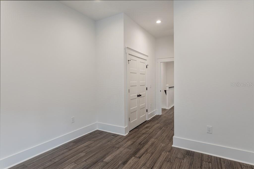 904 E OSBORNE AVE #1 — photo 25