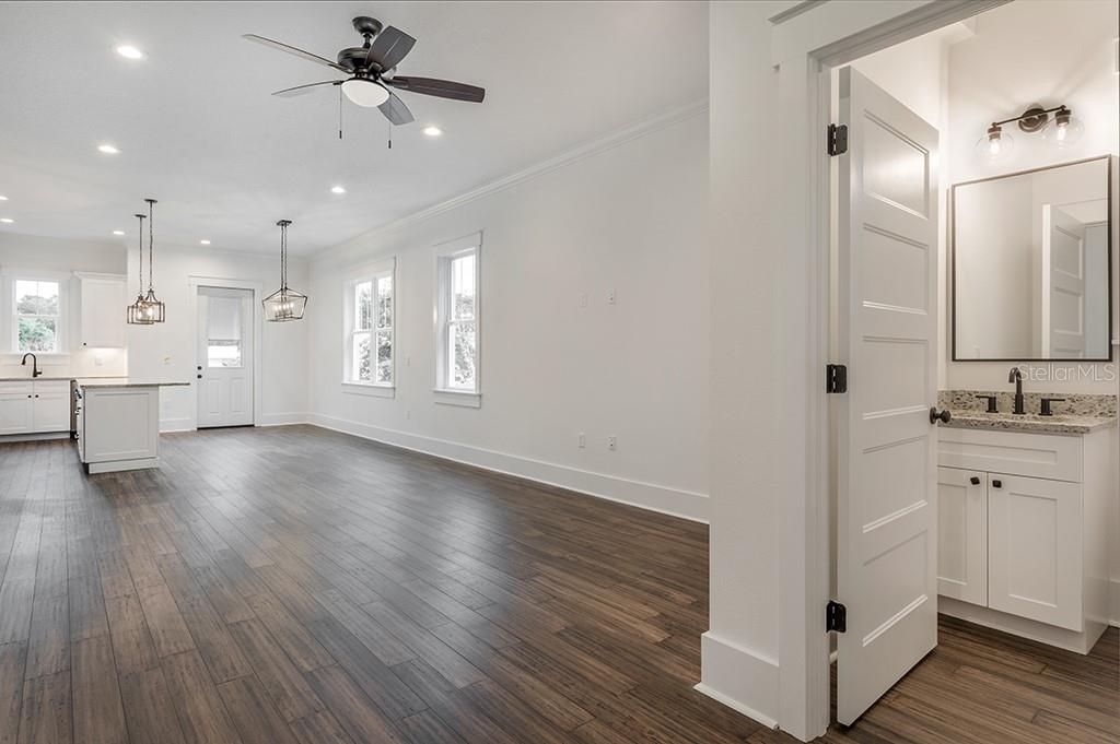 904 E OSBORNE AVE #1 — photo 7