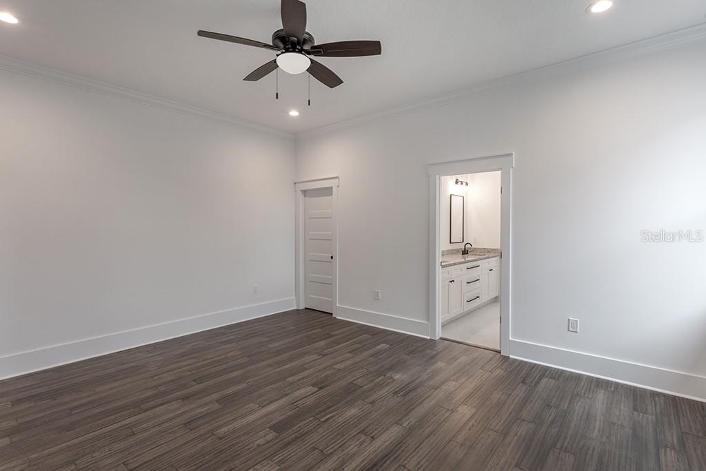 904 E OSBORNE AVE #1 — photo 32