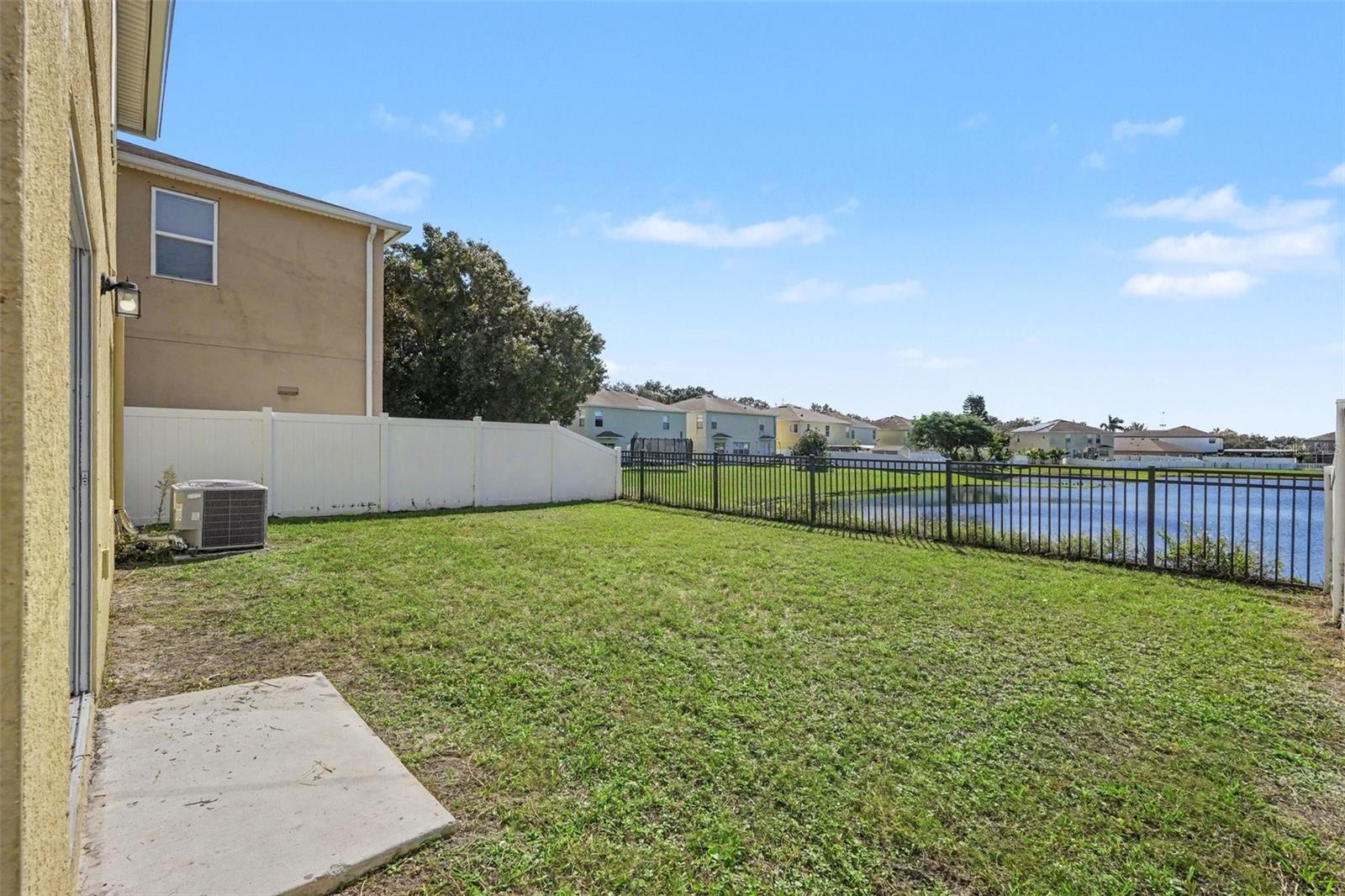 10420 LAGUNA PLAINS DR — photo 14