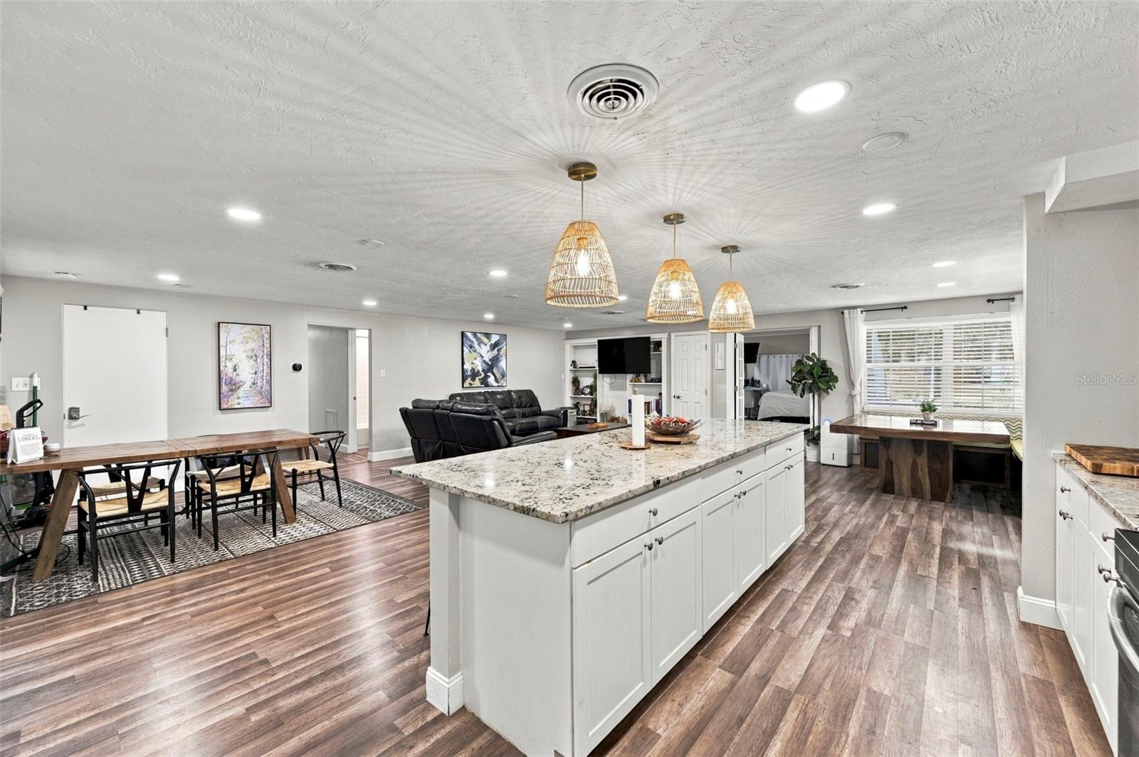 5105 W COUNTRY CLUB DR — photo 16