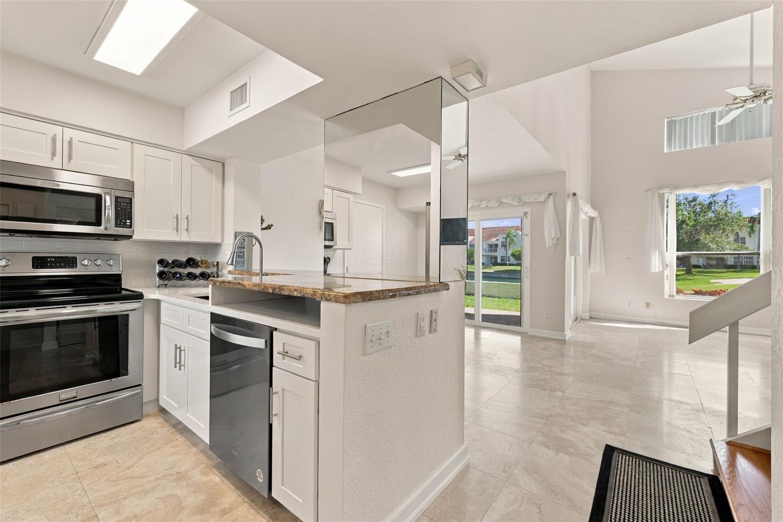 6101 MIRADA CIR — photo 3