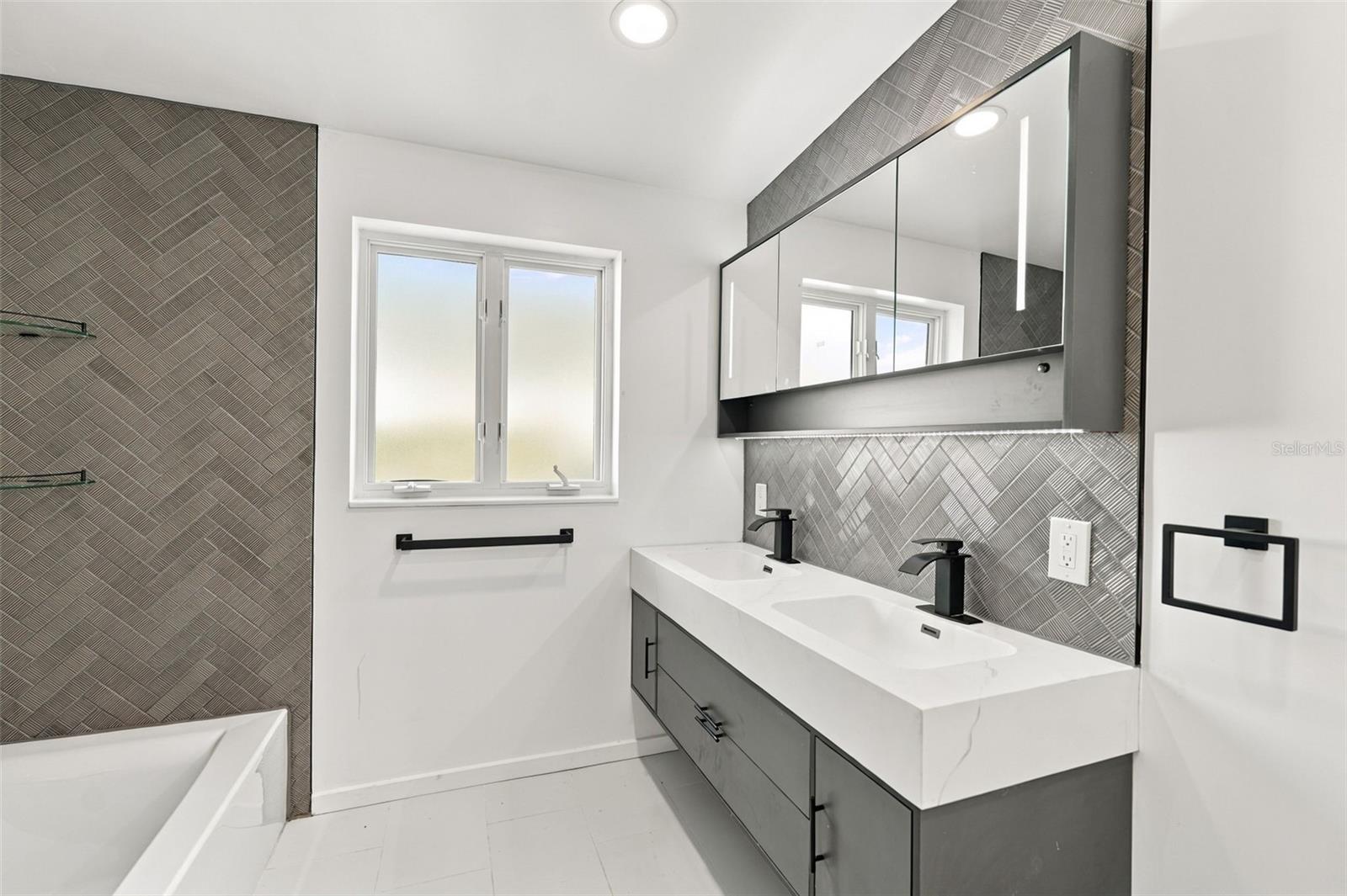 528 KEY ROYALE DR — photo 42