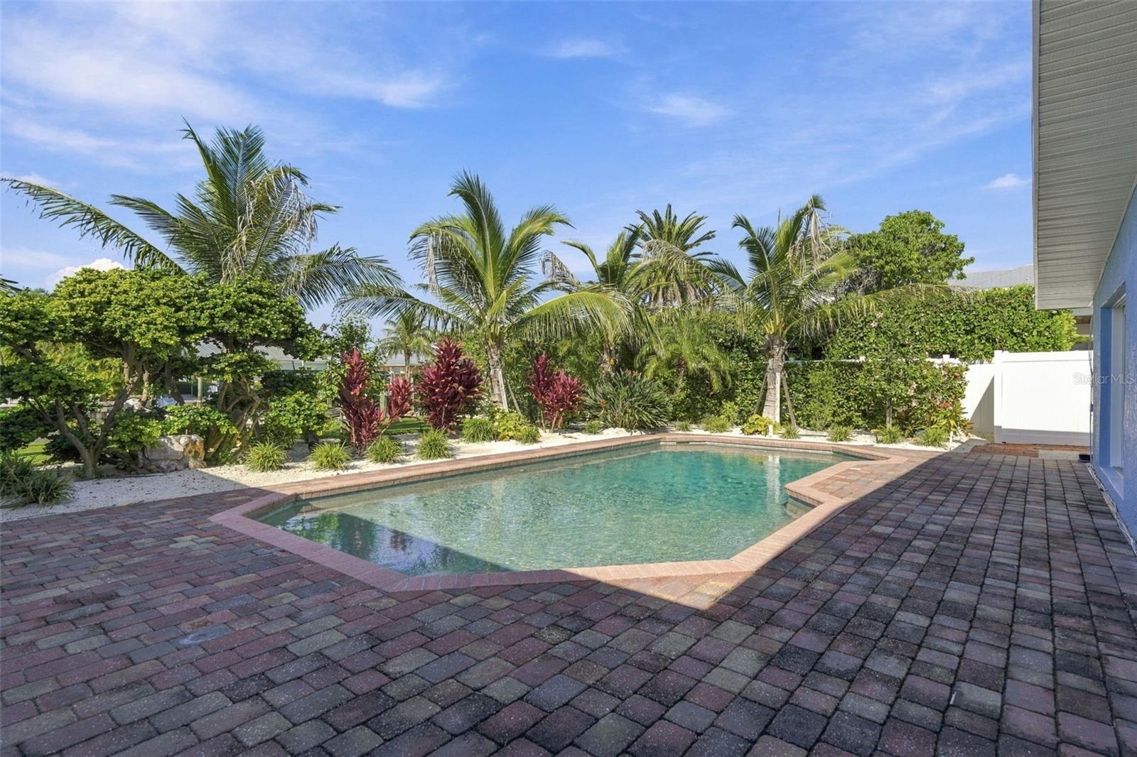 528 KEY ROYALE DR — photo 76
