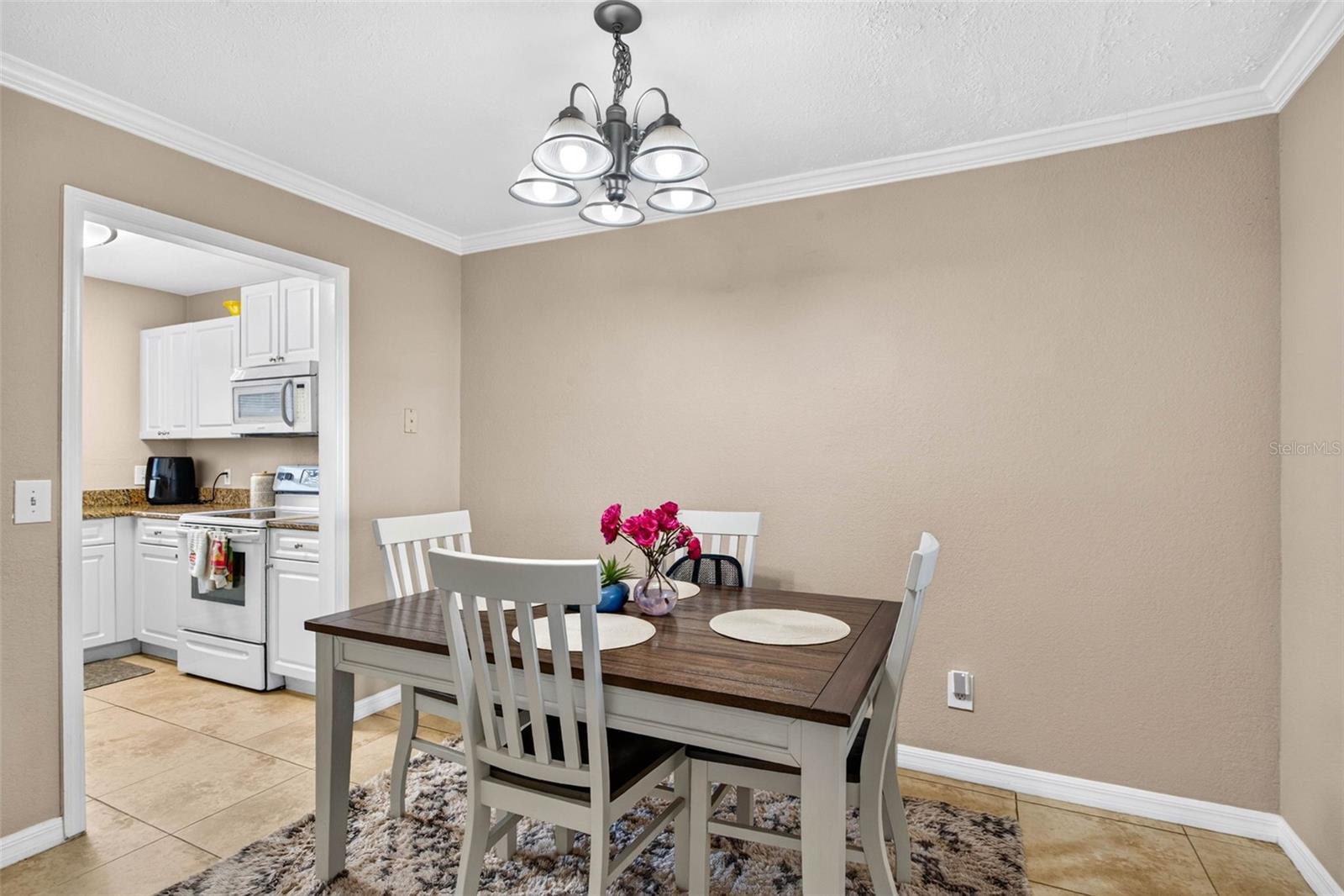 2555 CEDAR CYPRESS CT #2555 — photo 5