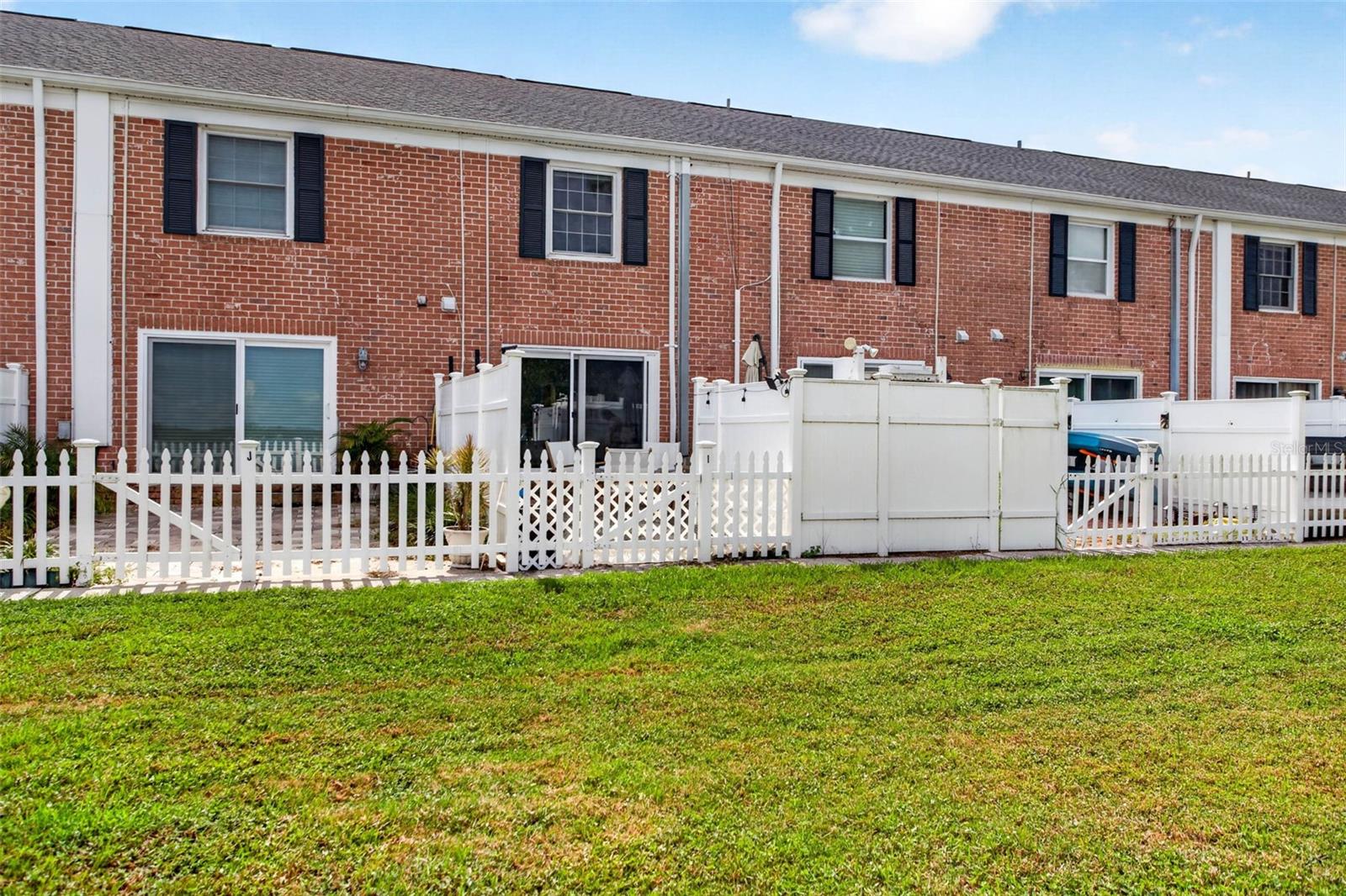 2555 CEDAR CYPRESS CT #2555 — photo 28