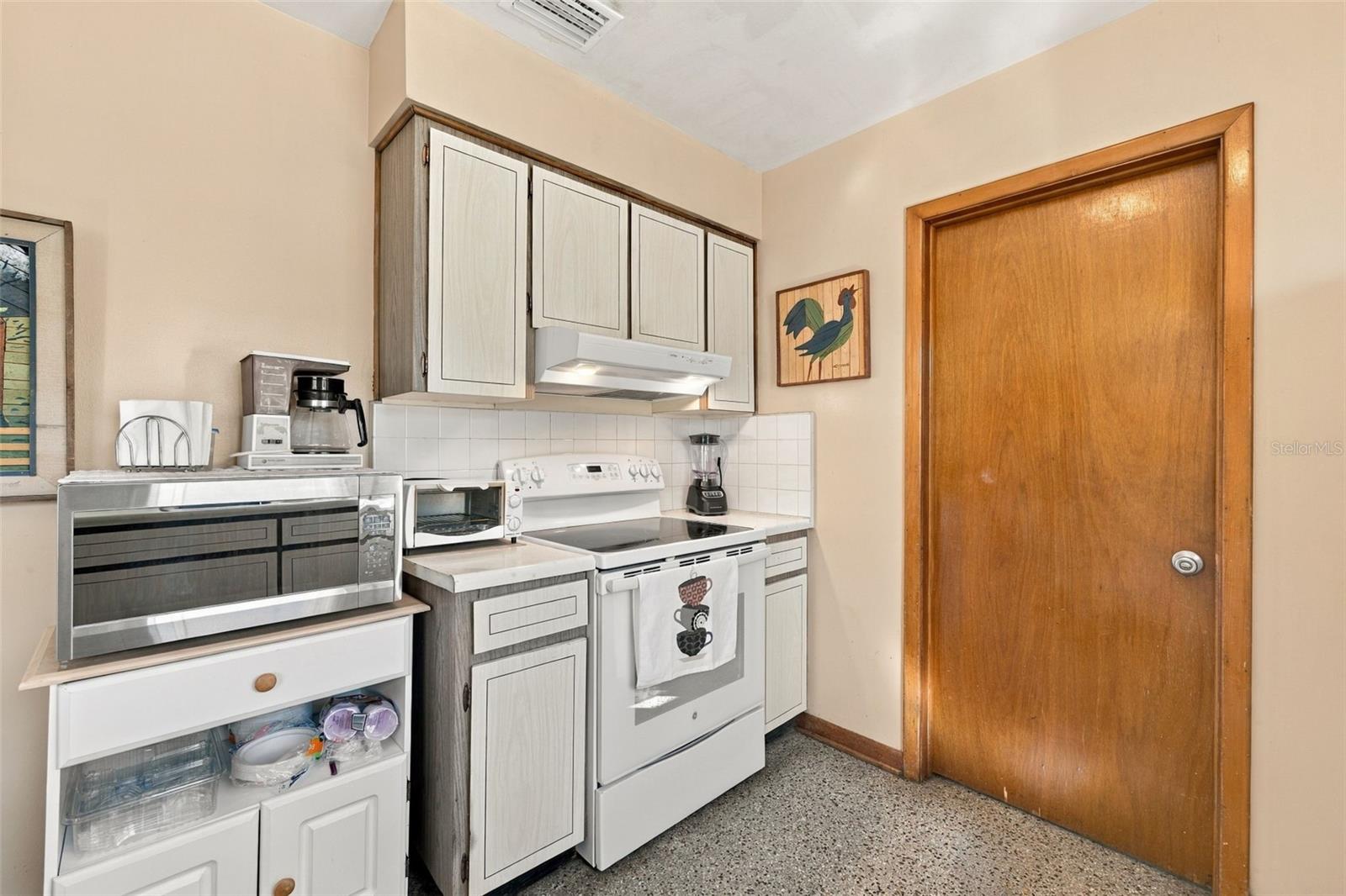 3409 W BRADDOCK ST — photo 13