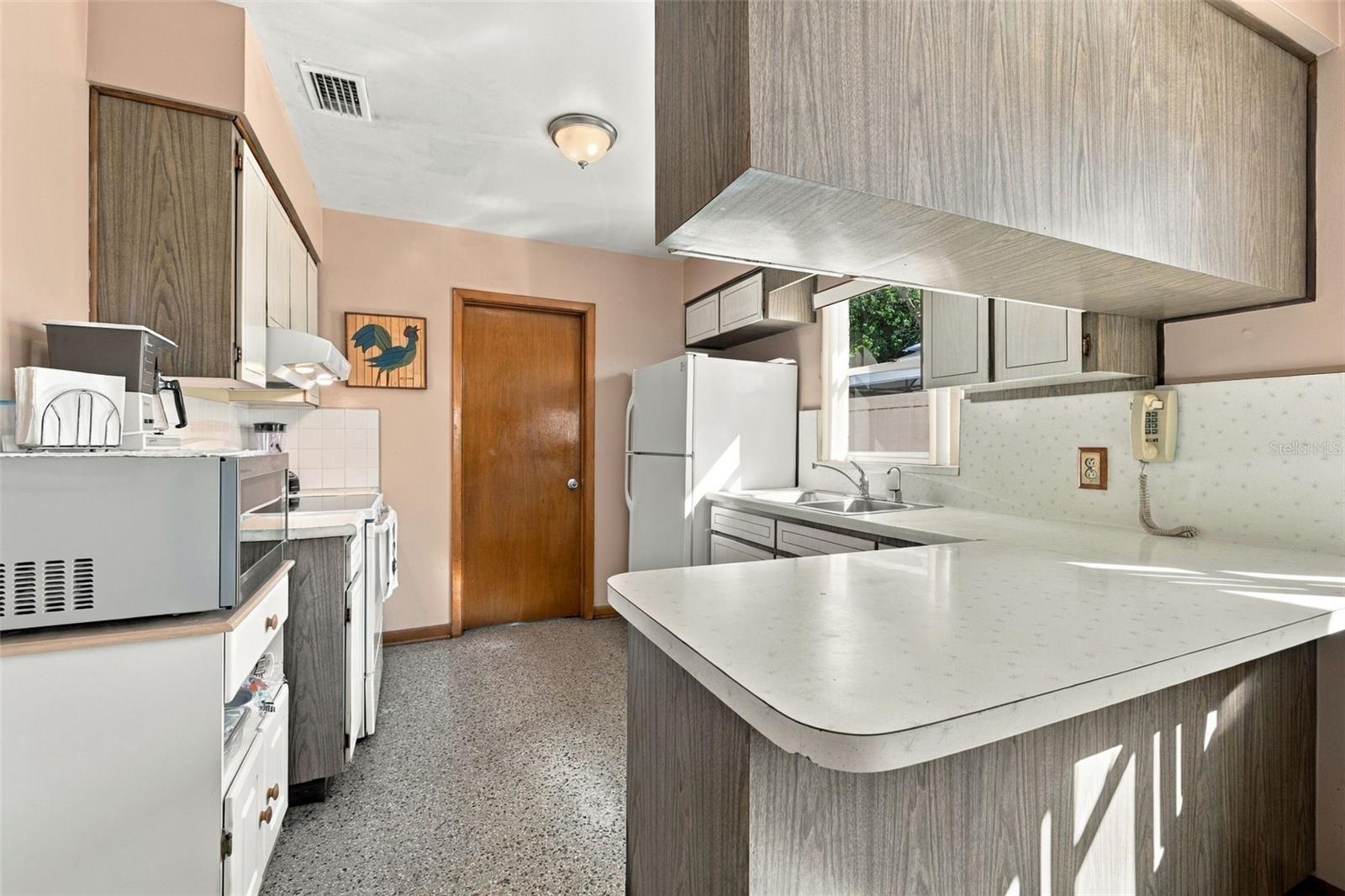 3409 W BRADDOCK ST — photo 11