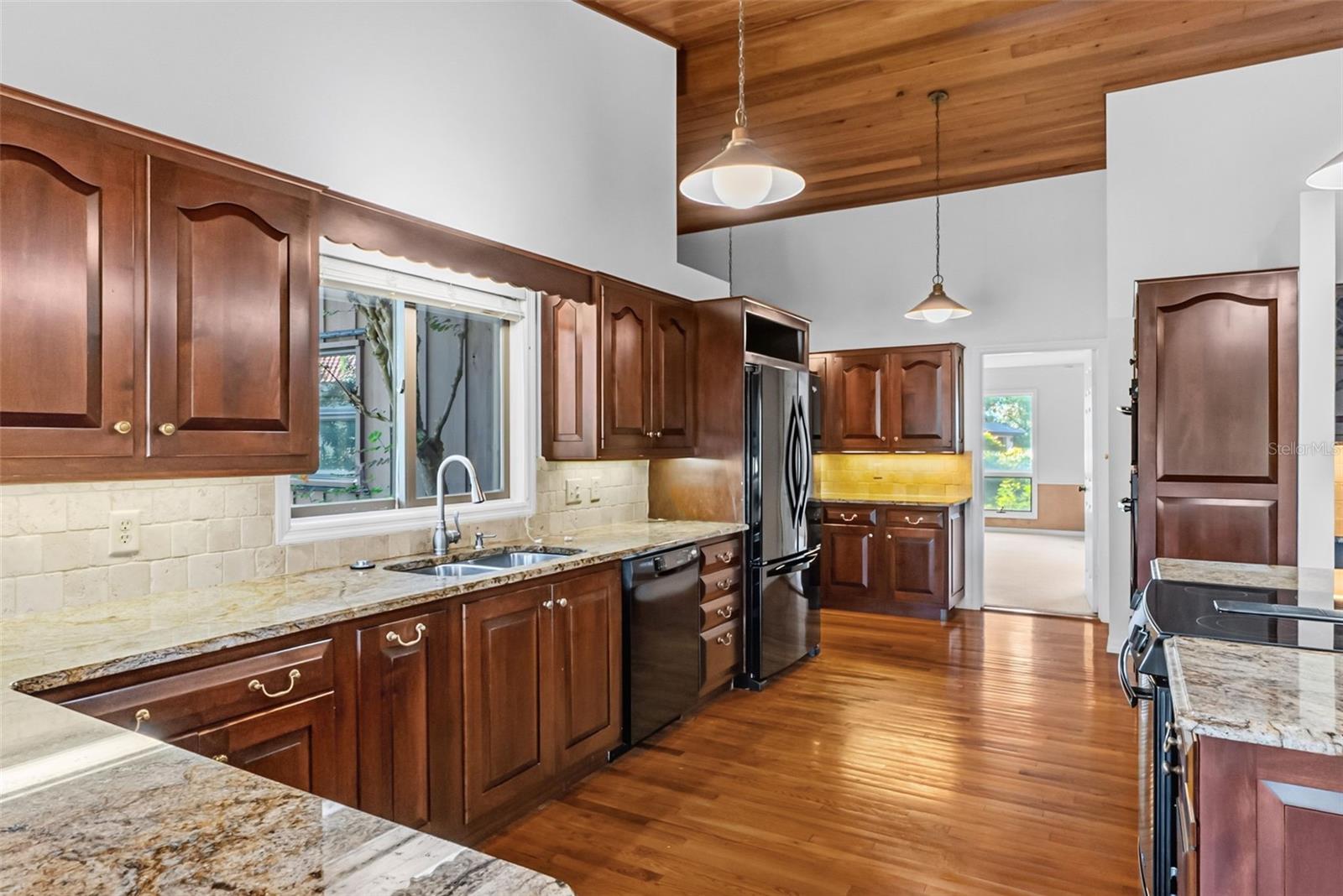 5122 KESTRAL PARK S — photo 16