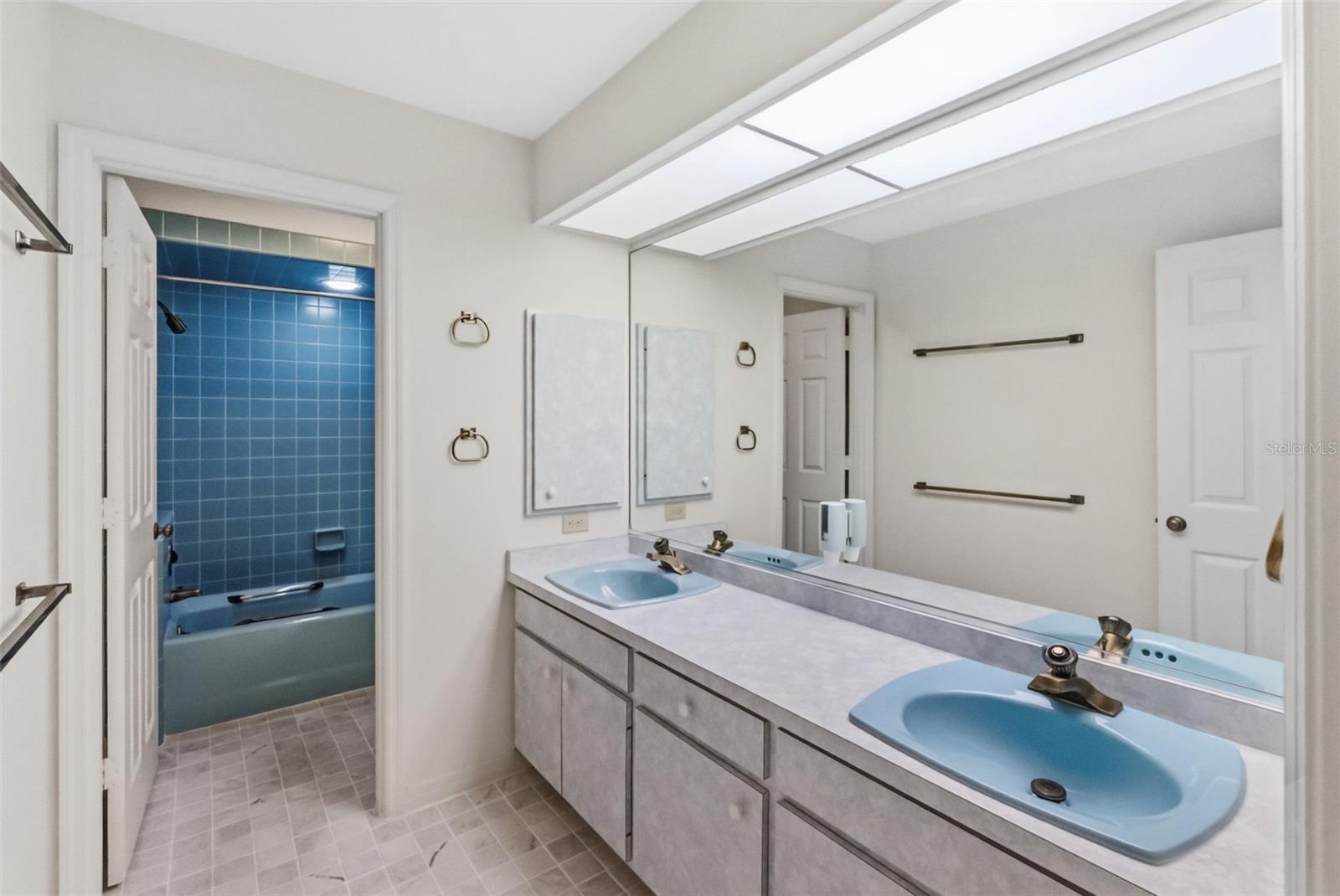 5122 KESTRAL PARK S — photo 26