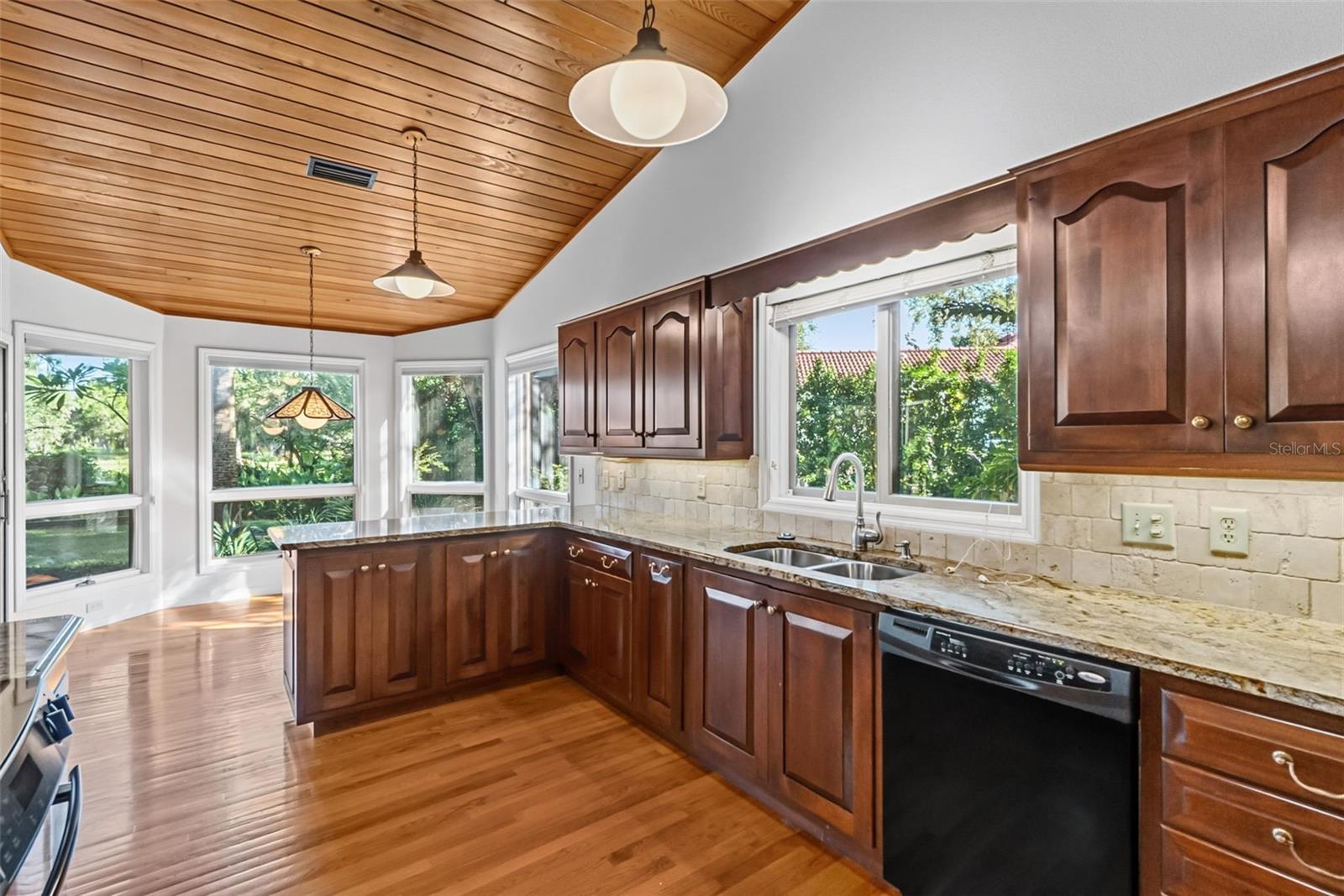 5122 KESTRAL PARK S — photo 12