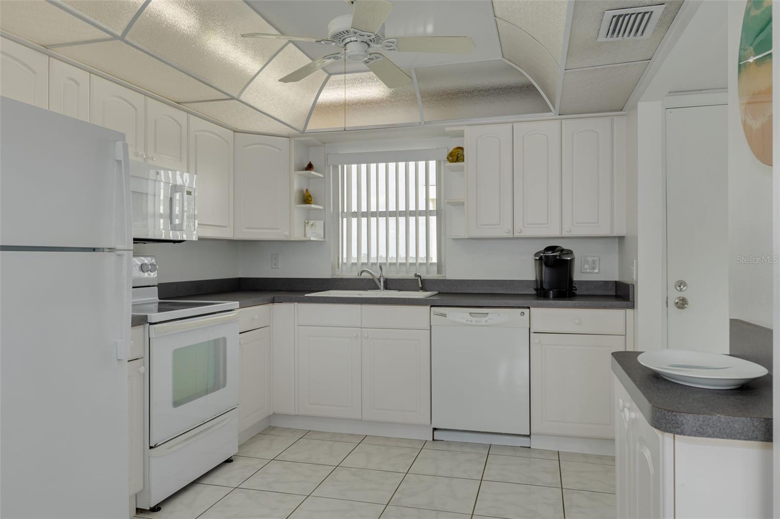 4525 COVE CIR #1002 — photo 12