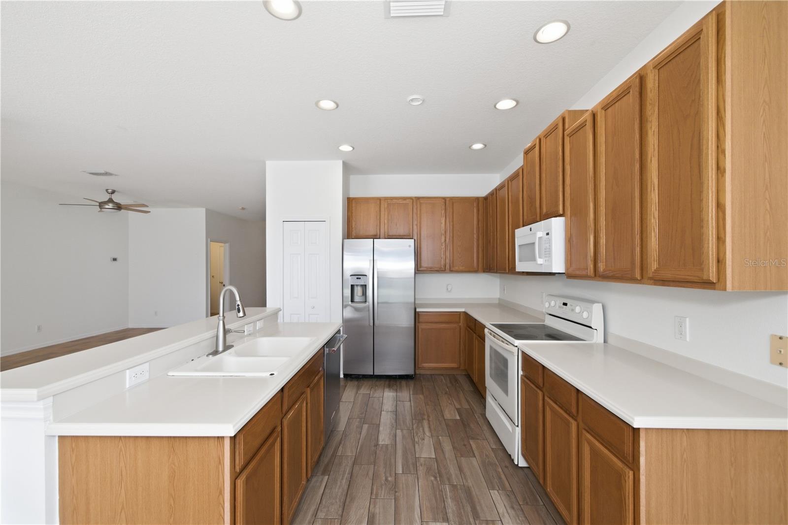 8013 STIRLING FALLS CIR — photo 10