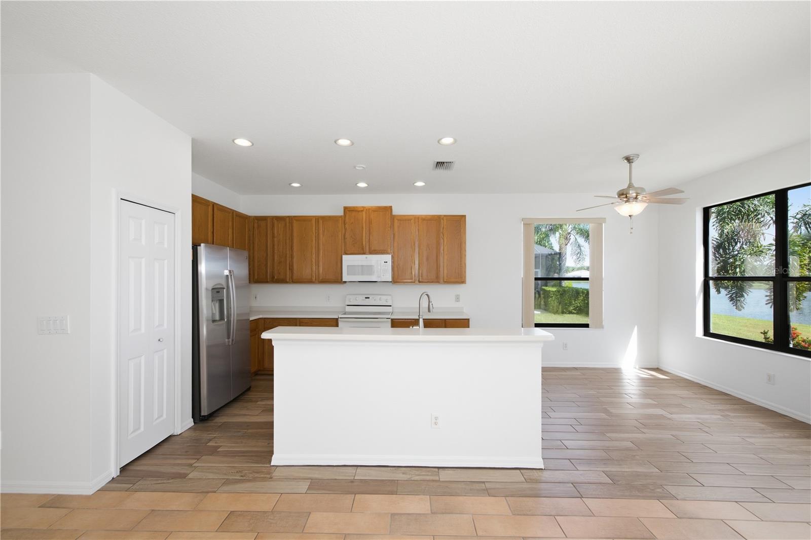 8013 STIRLING FALLS CIR — photo 8