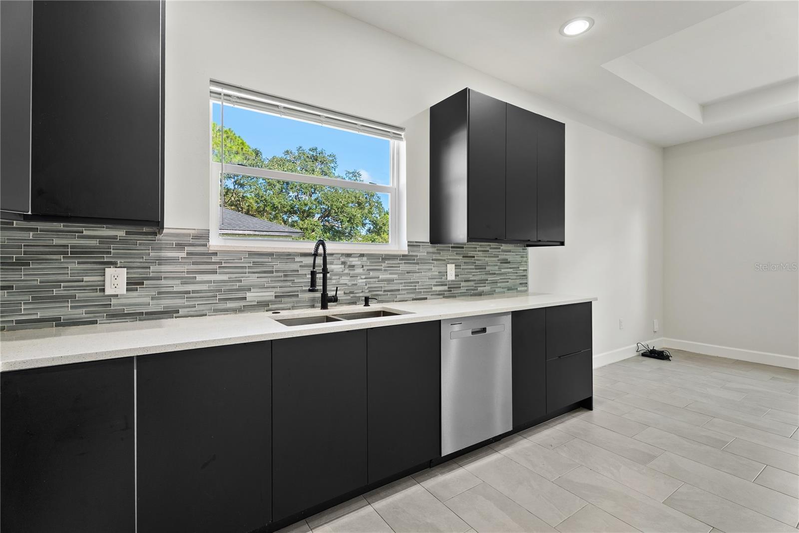 5784 GADSHAW AVE — photo 8