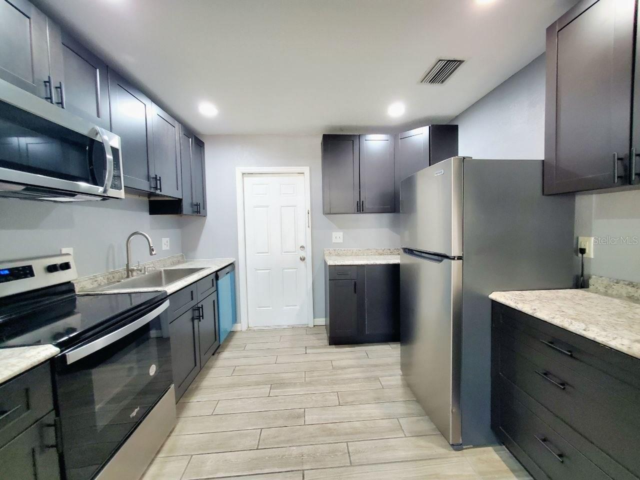 3615 LINDELL AVE — photo 8