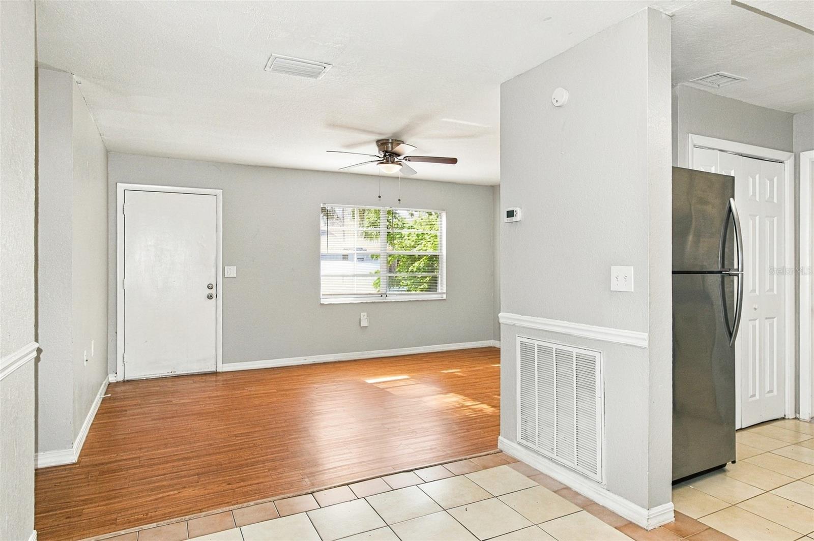 9135 MAYNARD AVE — photo 3