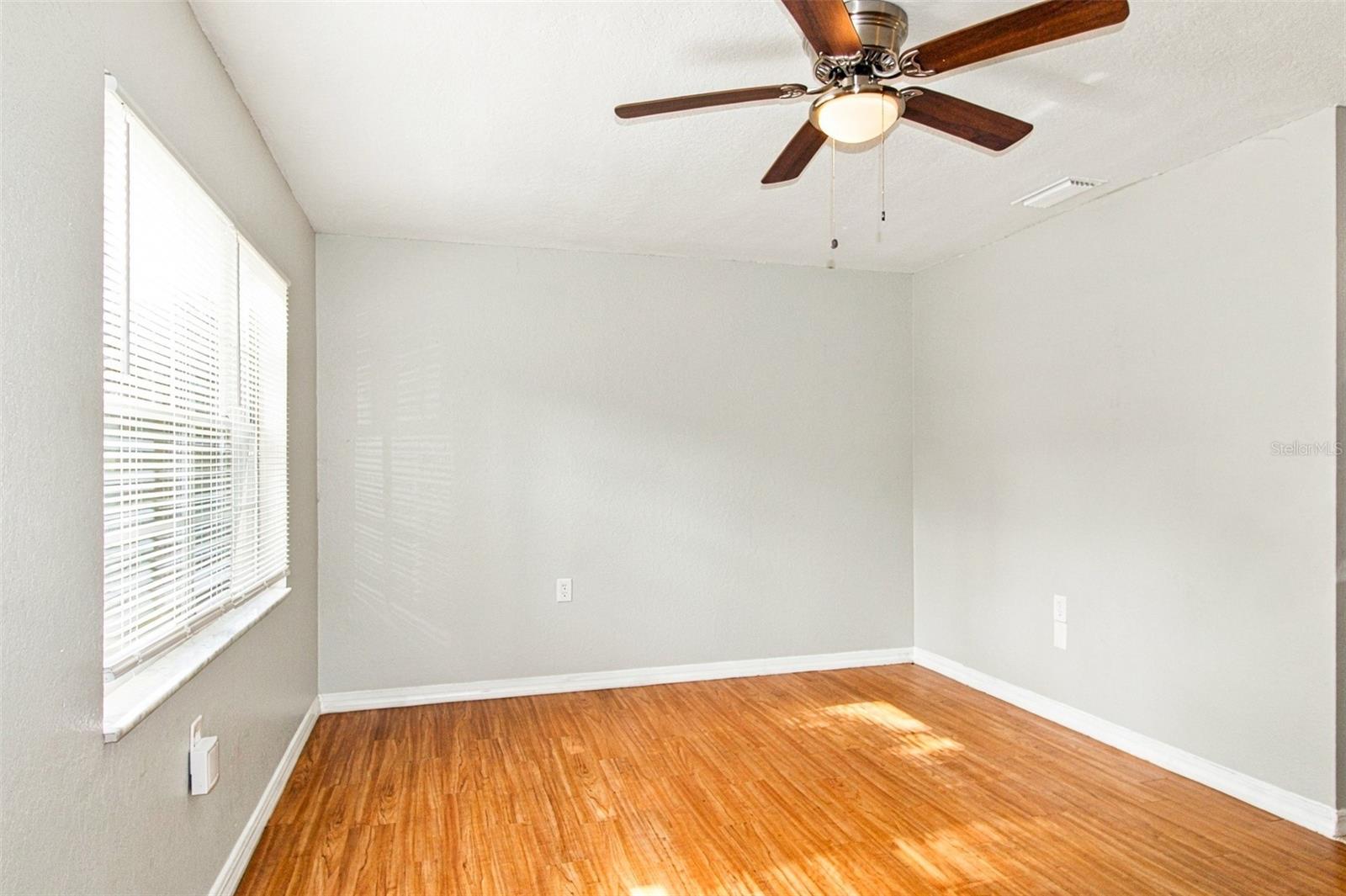 9135 MAYNARD AVE — photo 10