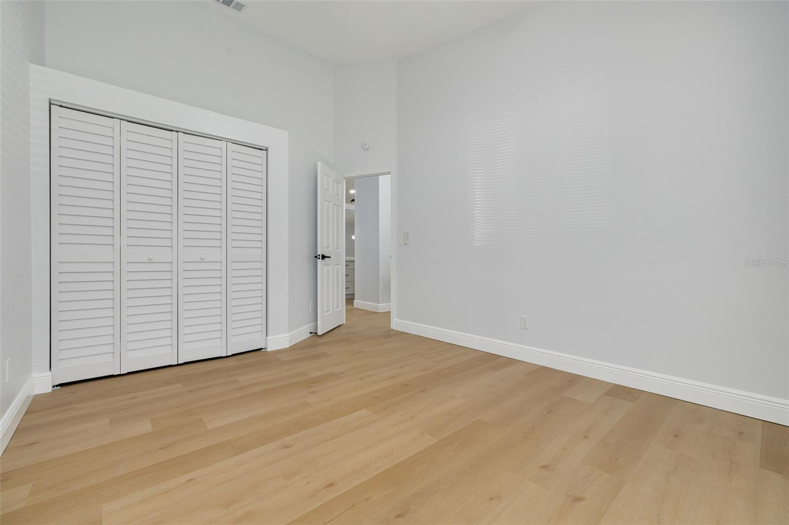 5 S JUPITER AVE — photo 23