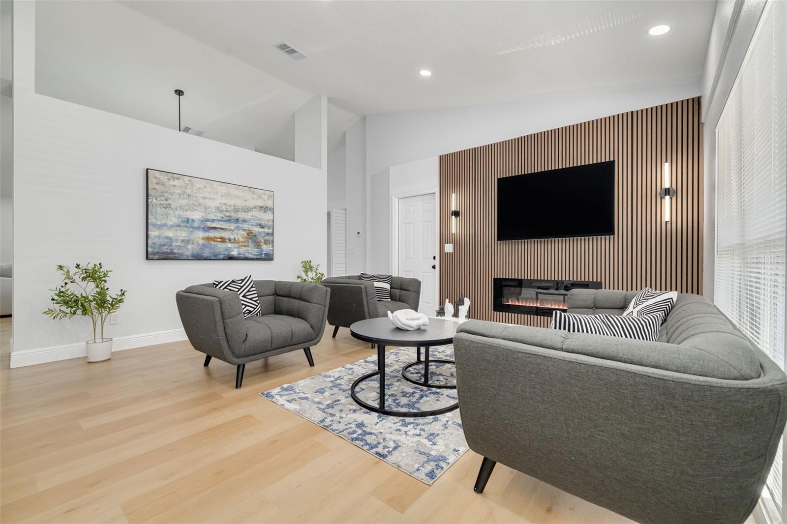 5 S JUPITER AVE — photo 8