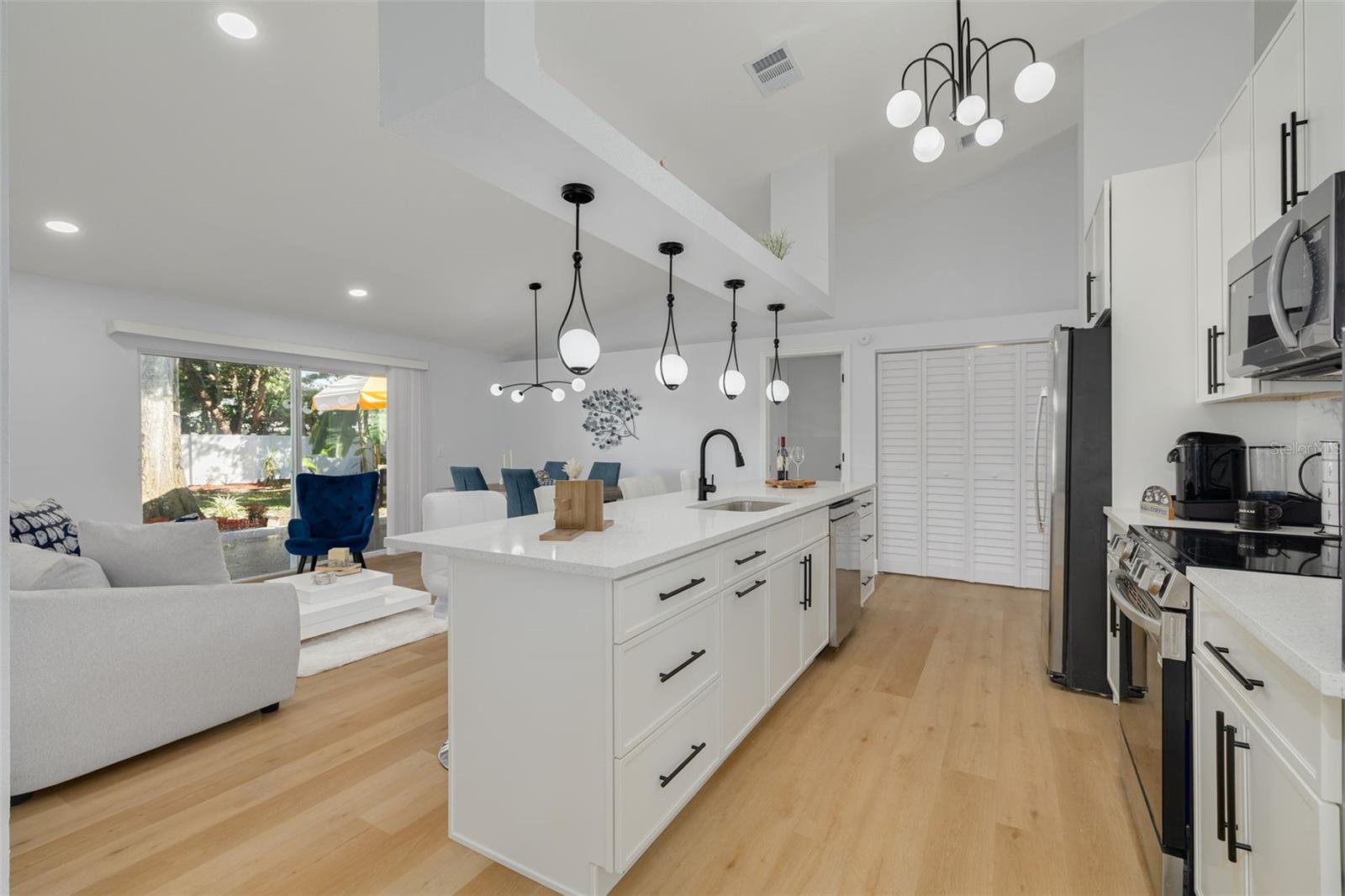 5 S JUPITER AVE — photo 10