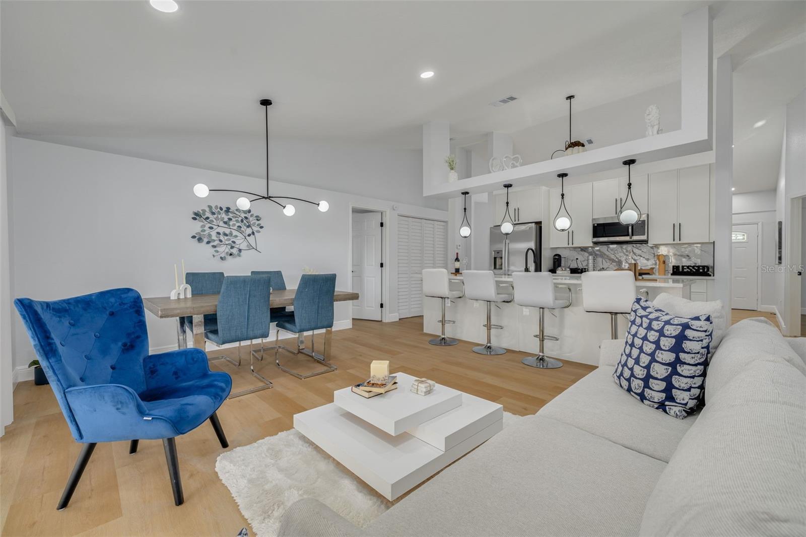 5 S JUPITER AVE — photo 13