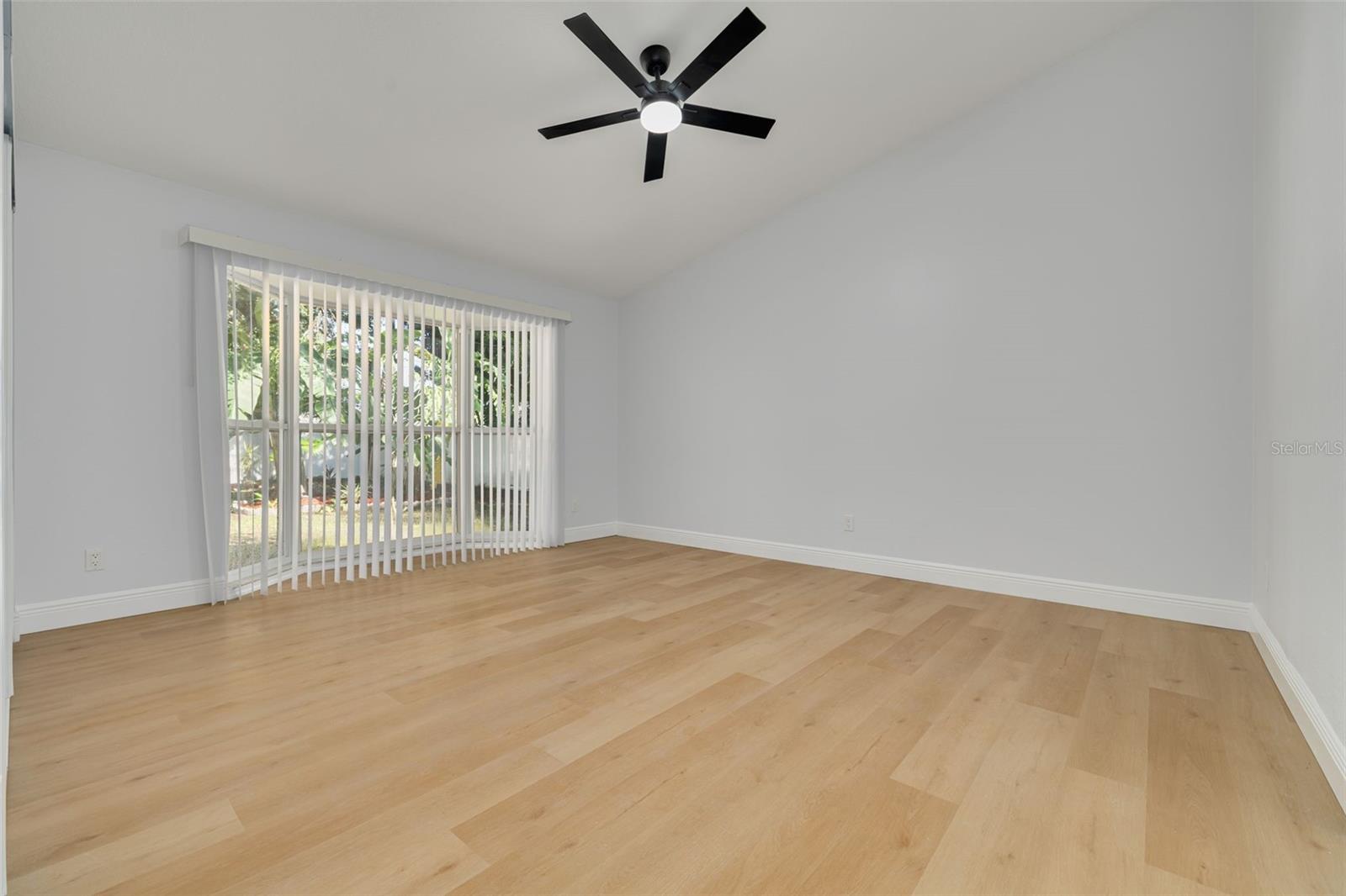 5 S JUPITER AVE — photo 15