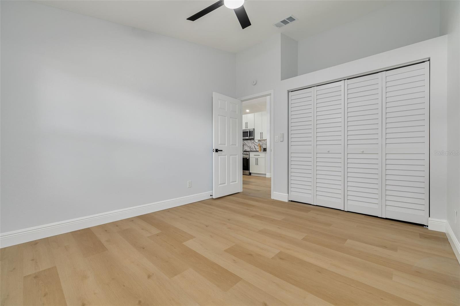 5 S JUPITER AVE — photo 19
