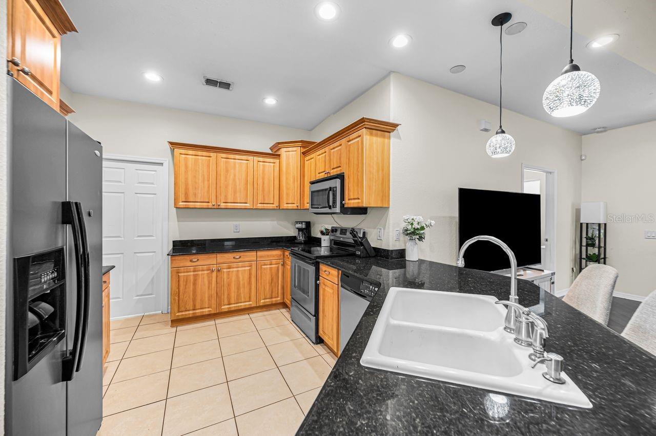 1239 VISTA WAY — photo 18