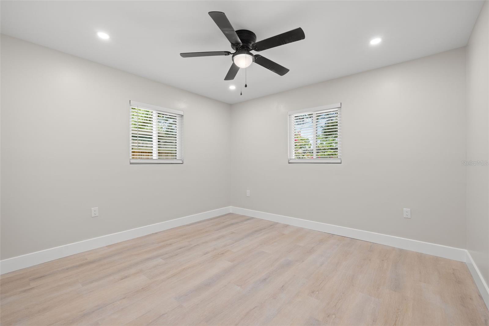 1500 SAN MATEO DR — photo 22