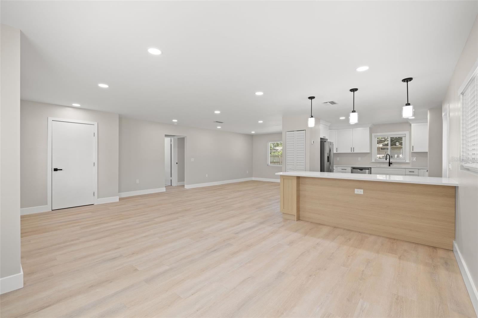 1500 SAN MATEO DR — photo 8