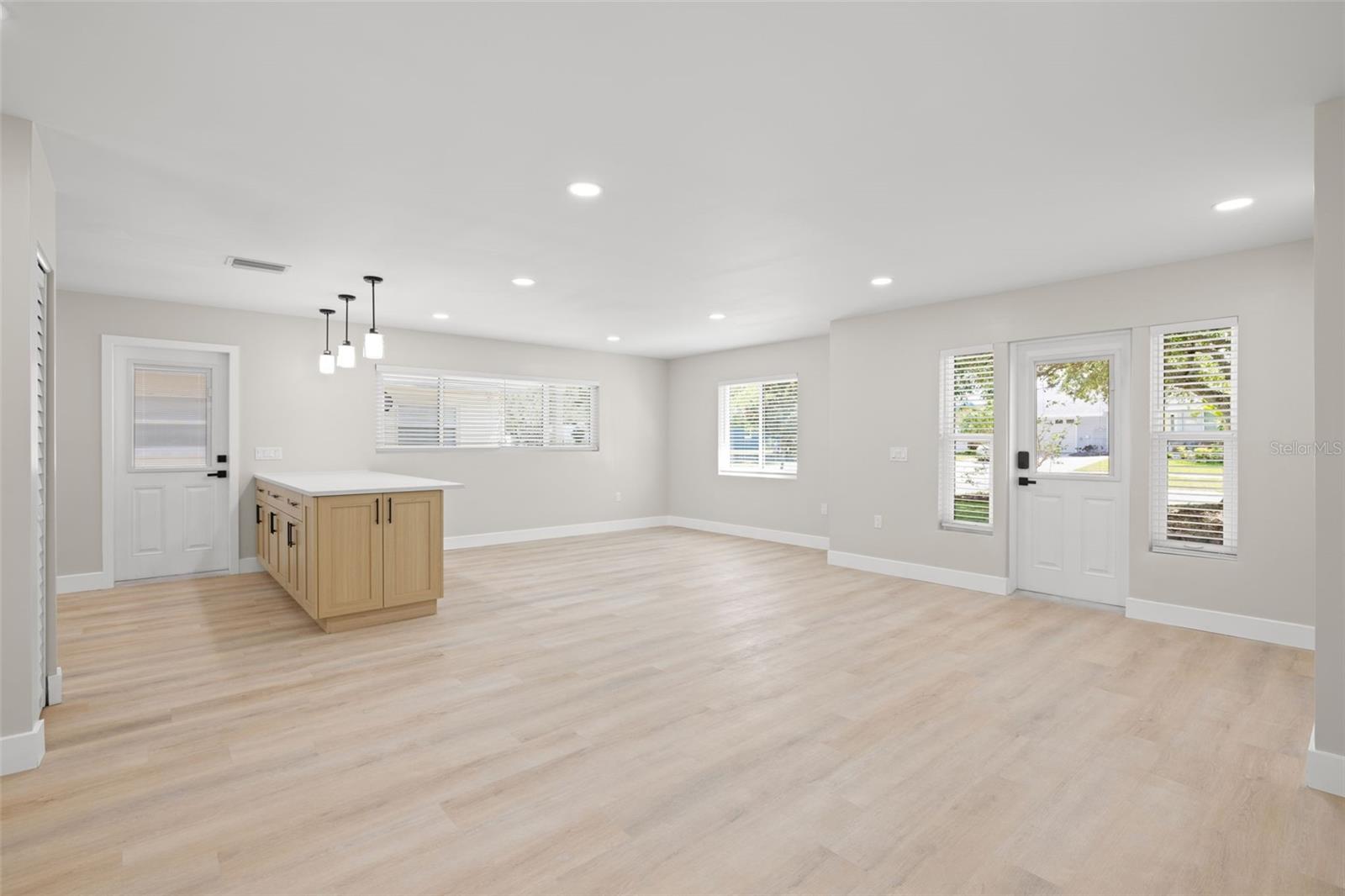1500 SAN MATEO DR — photo 11
