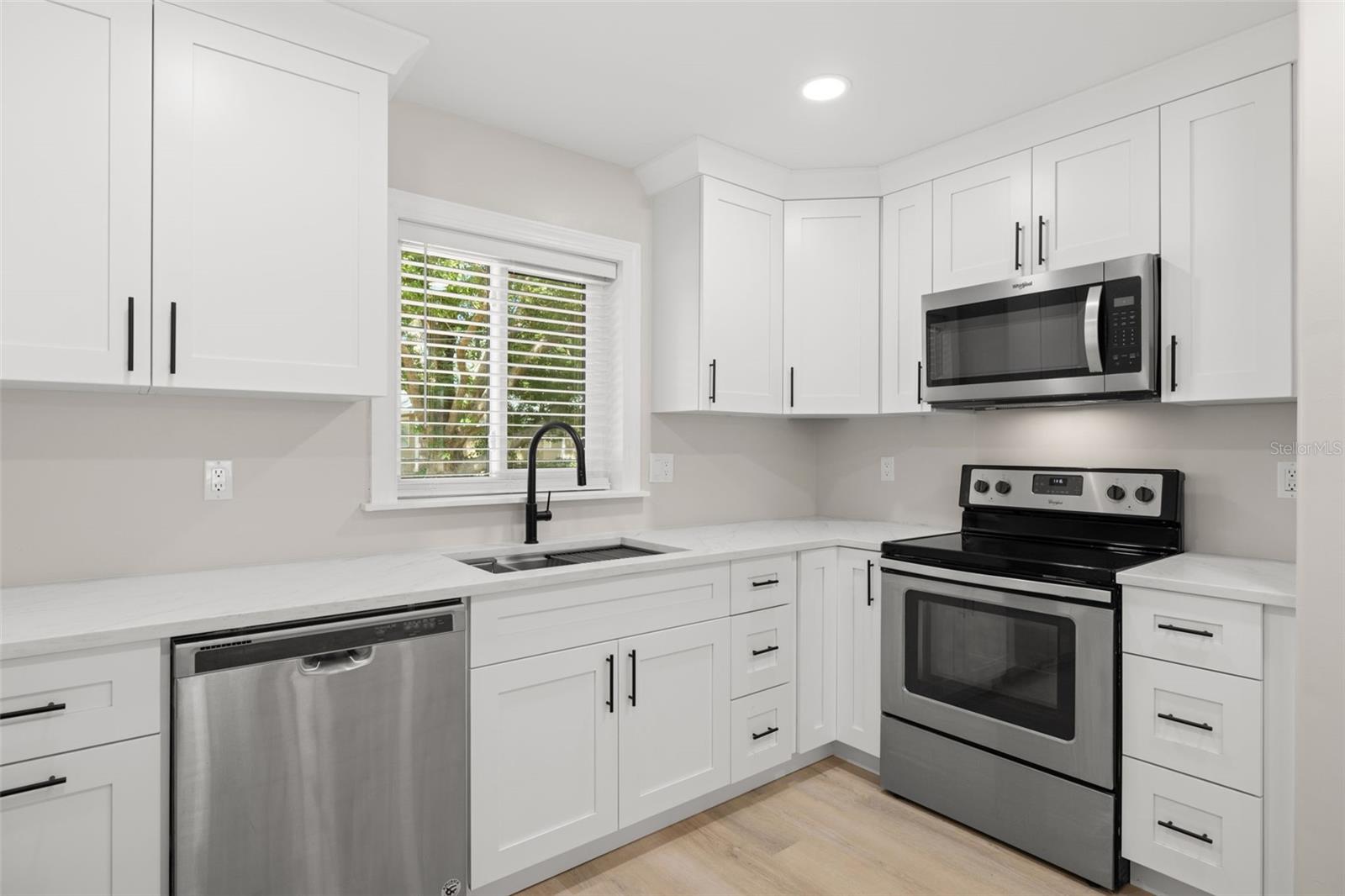 1500 SAN MATEO DR — photo 16