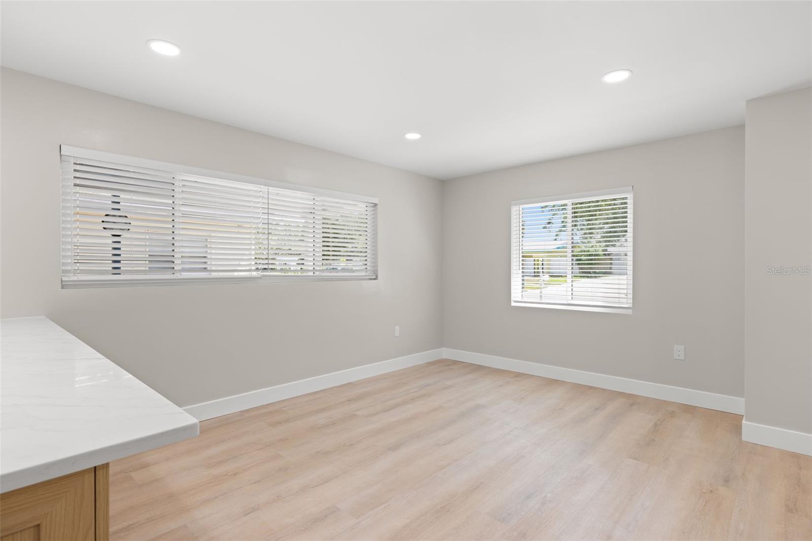 1500 SAN MATEO DR — photo 12