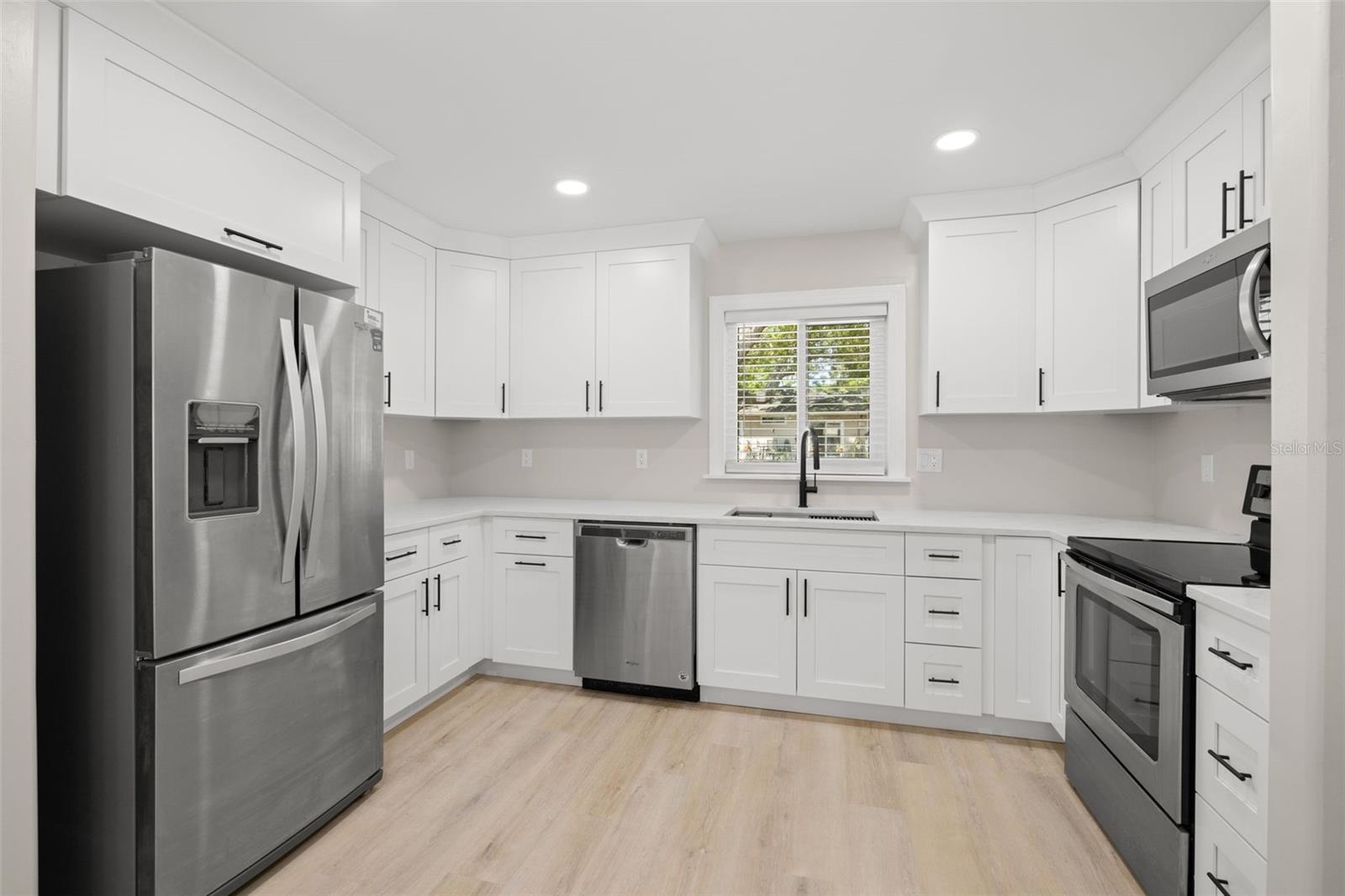 1500 SAN MATEO DR — photo 15