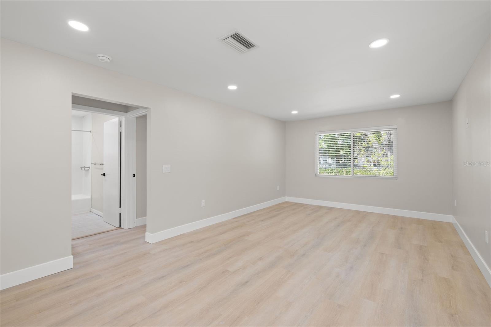 1500 SAN MATEO DR — photo 10