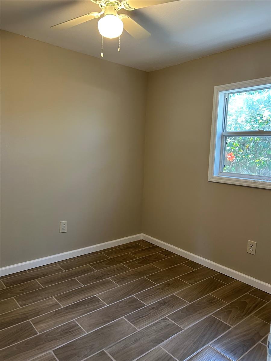 2982 MEADOW VIEW AVE — photo 14