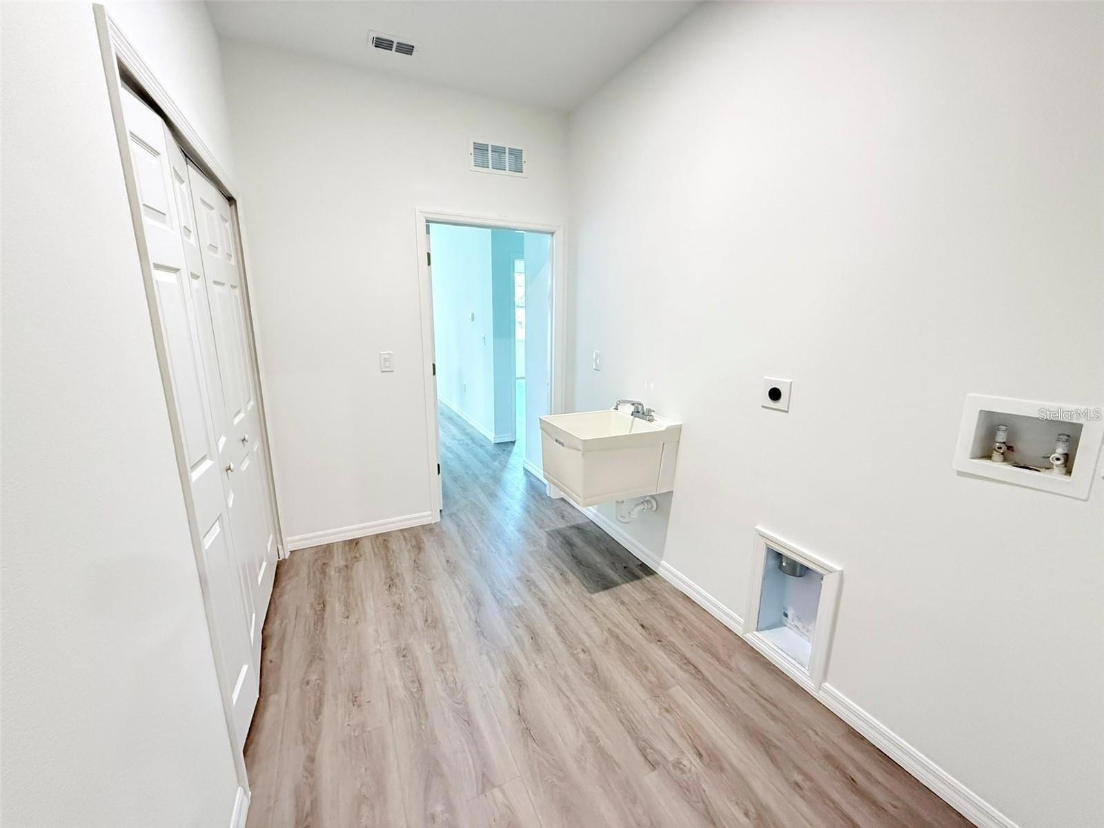 1074 KACERIK ST — photo 13