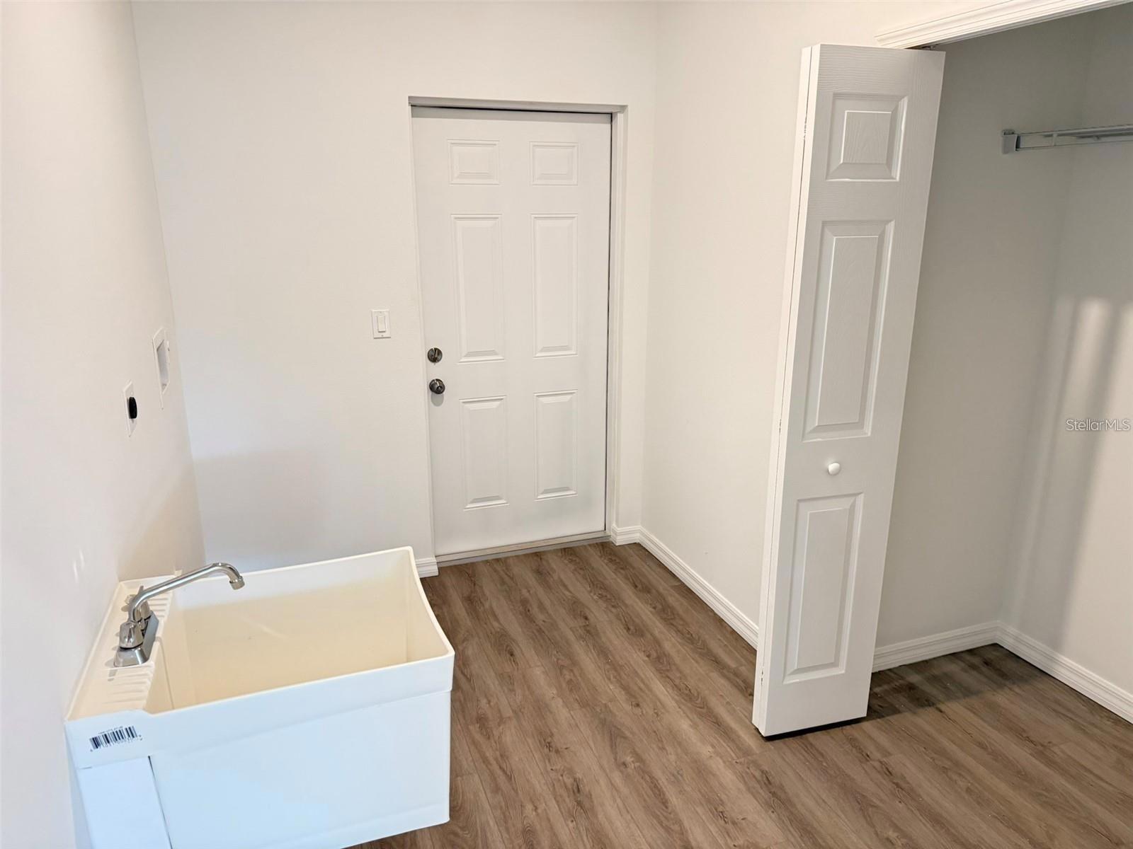 1074 KACERIK ST — photo 12