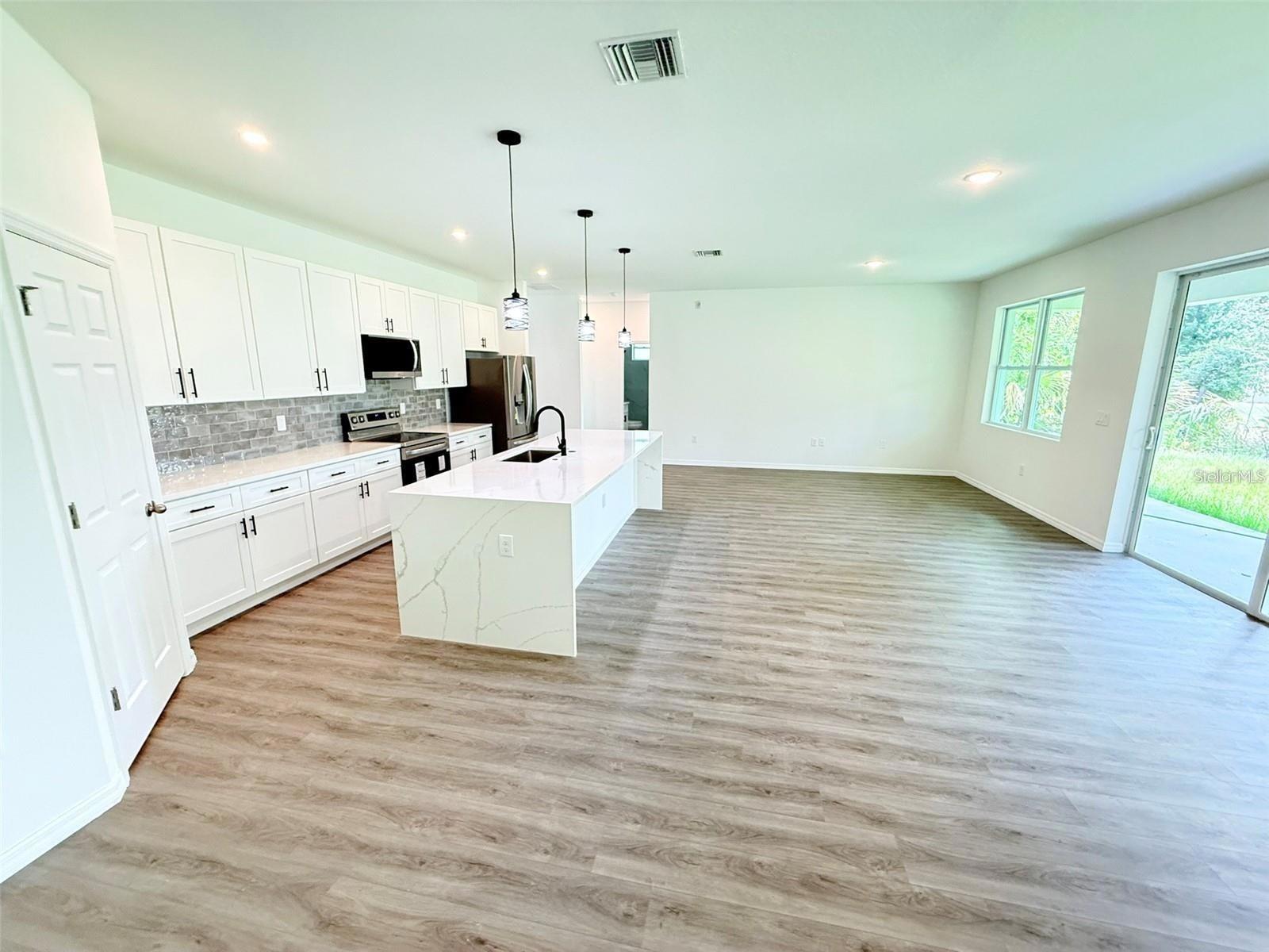 1074 KACERIK ST — photo 3