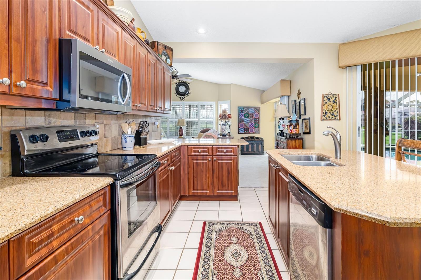 9678 KNIGHTSBRIDGE CIR — photo 17