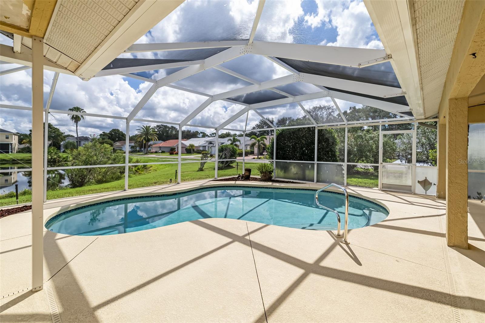 9678 KNIGHTSBRIDGE CIR — photo 42