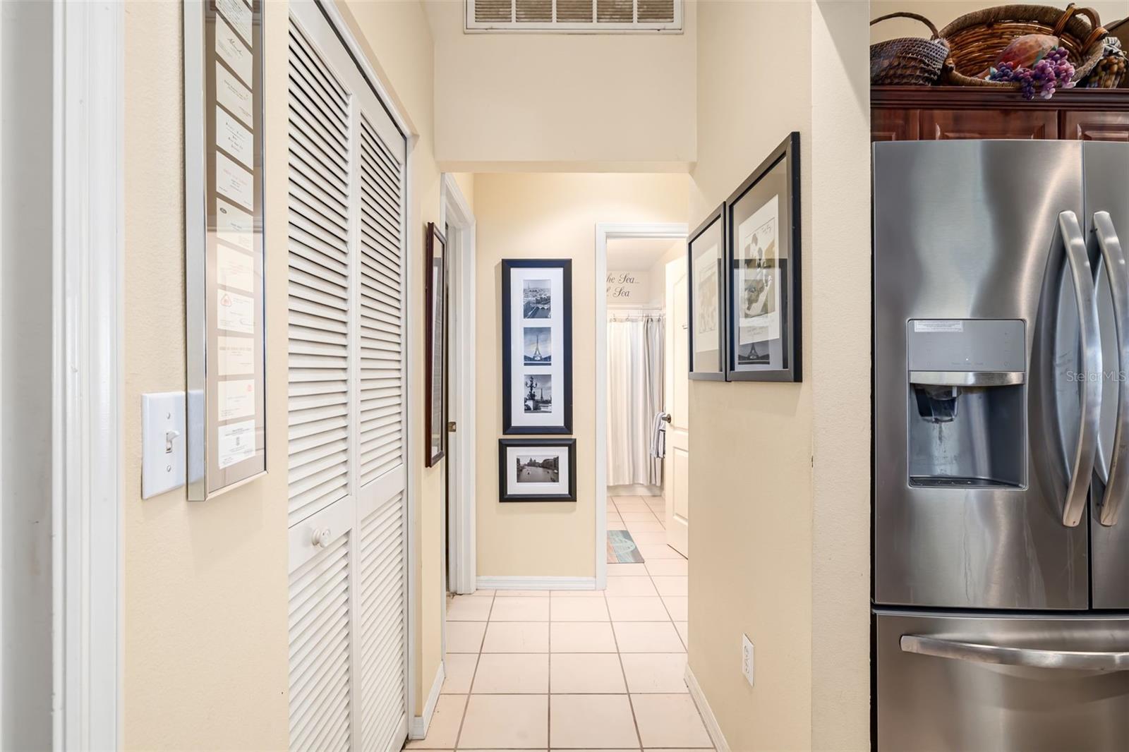 9678 KNIGHTSBRIDGE CIR — photo 13
