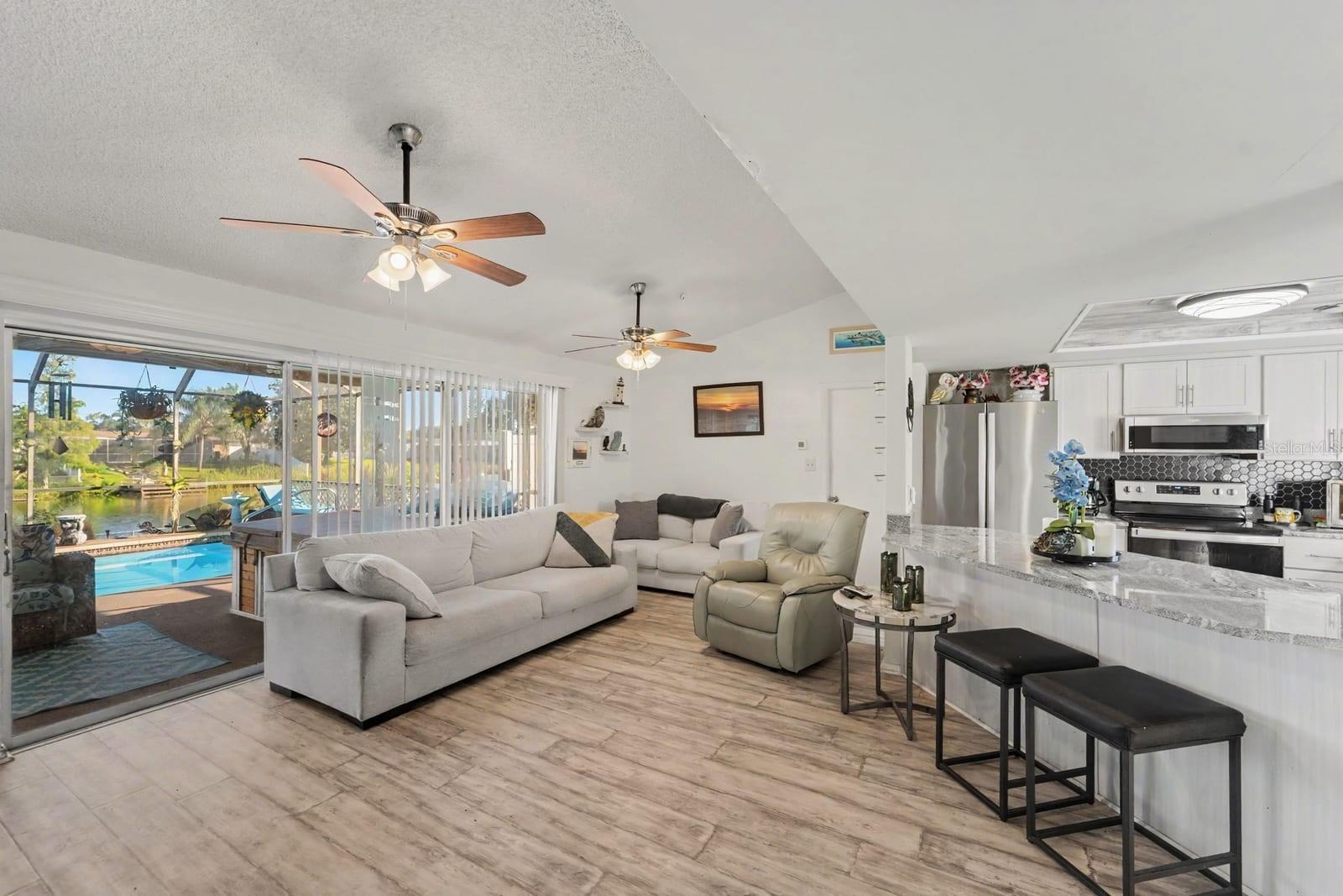 8431 REDFIELD DR — photo 3
