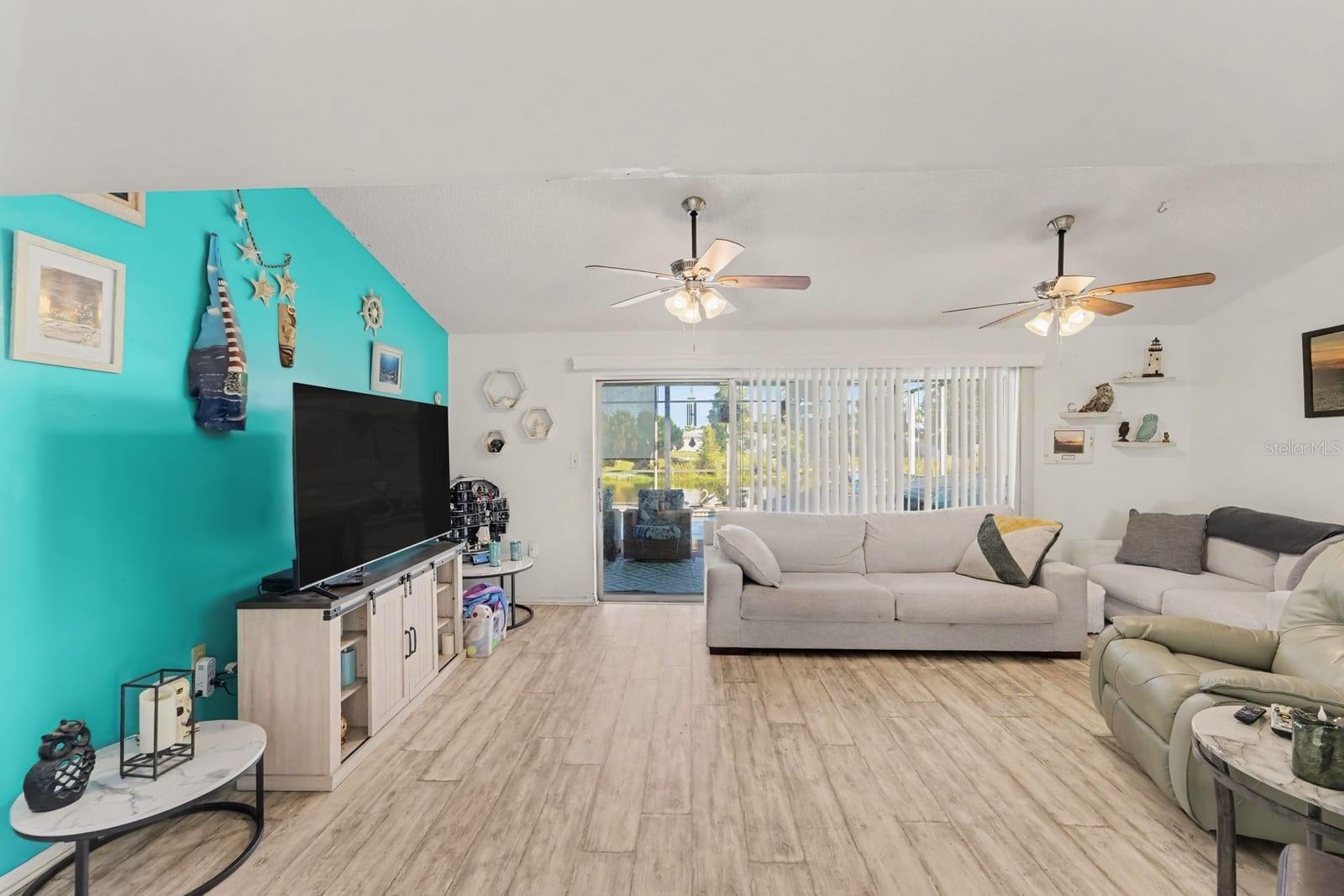 8431 REDFIELD DR — photo 4