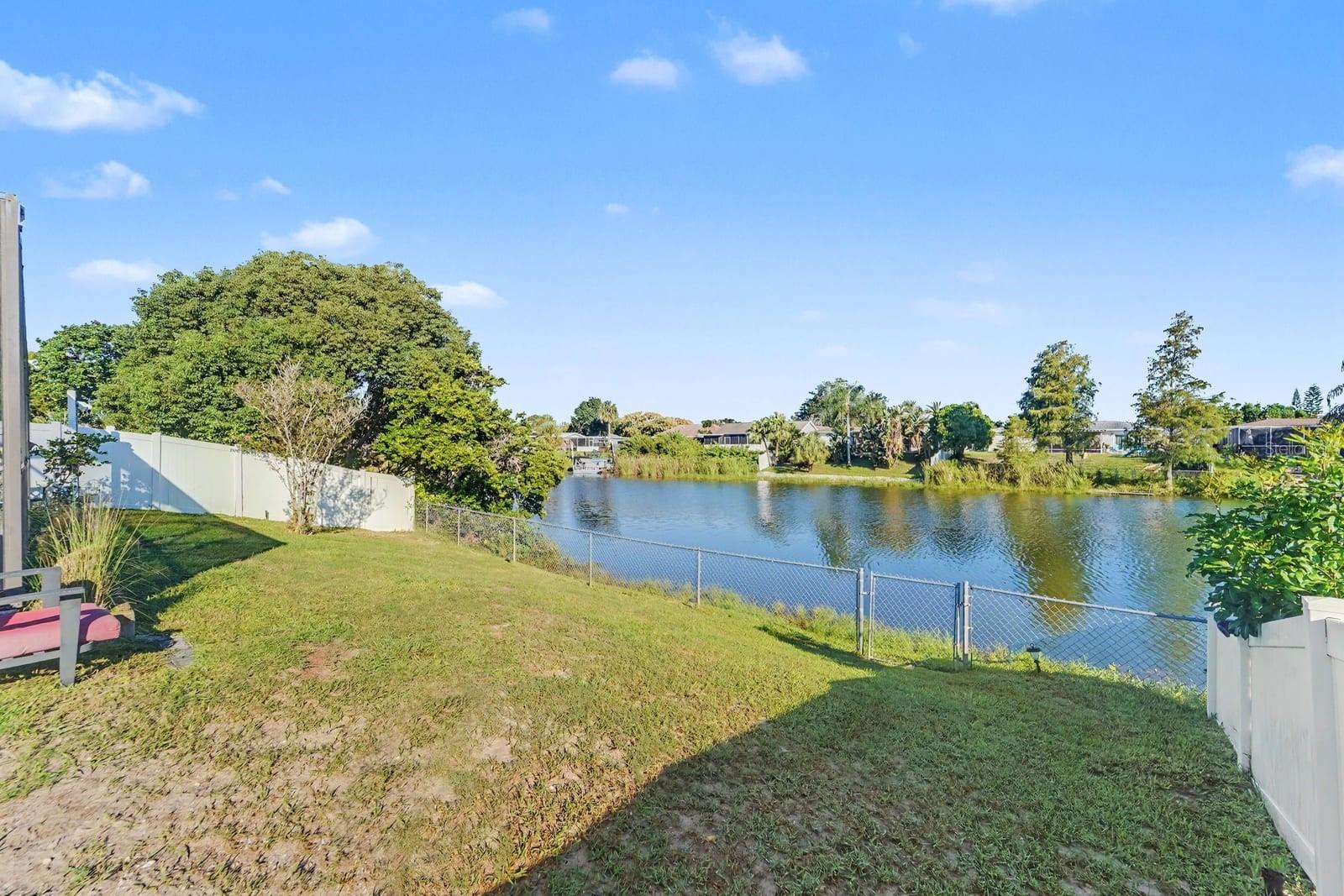 8431 REDFIELD DR — photo 23