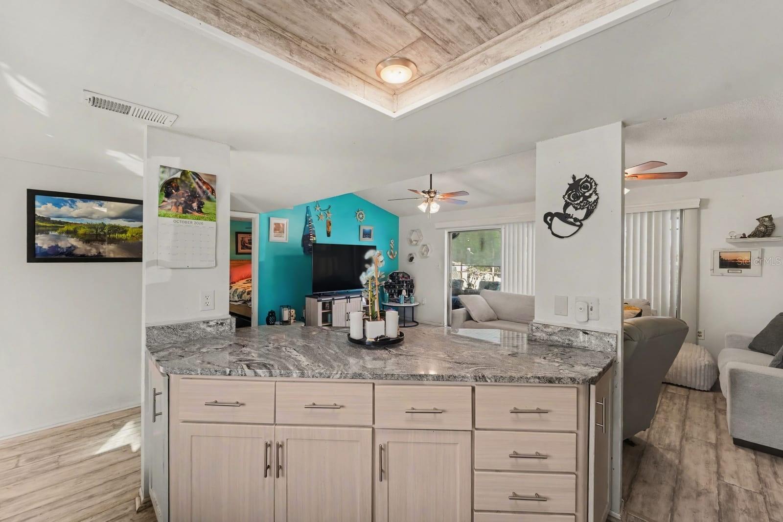 8431 REDFIELD DR — photo 12