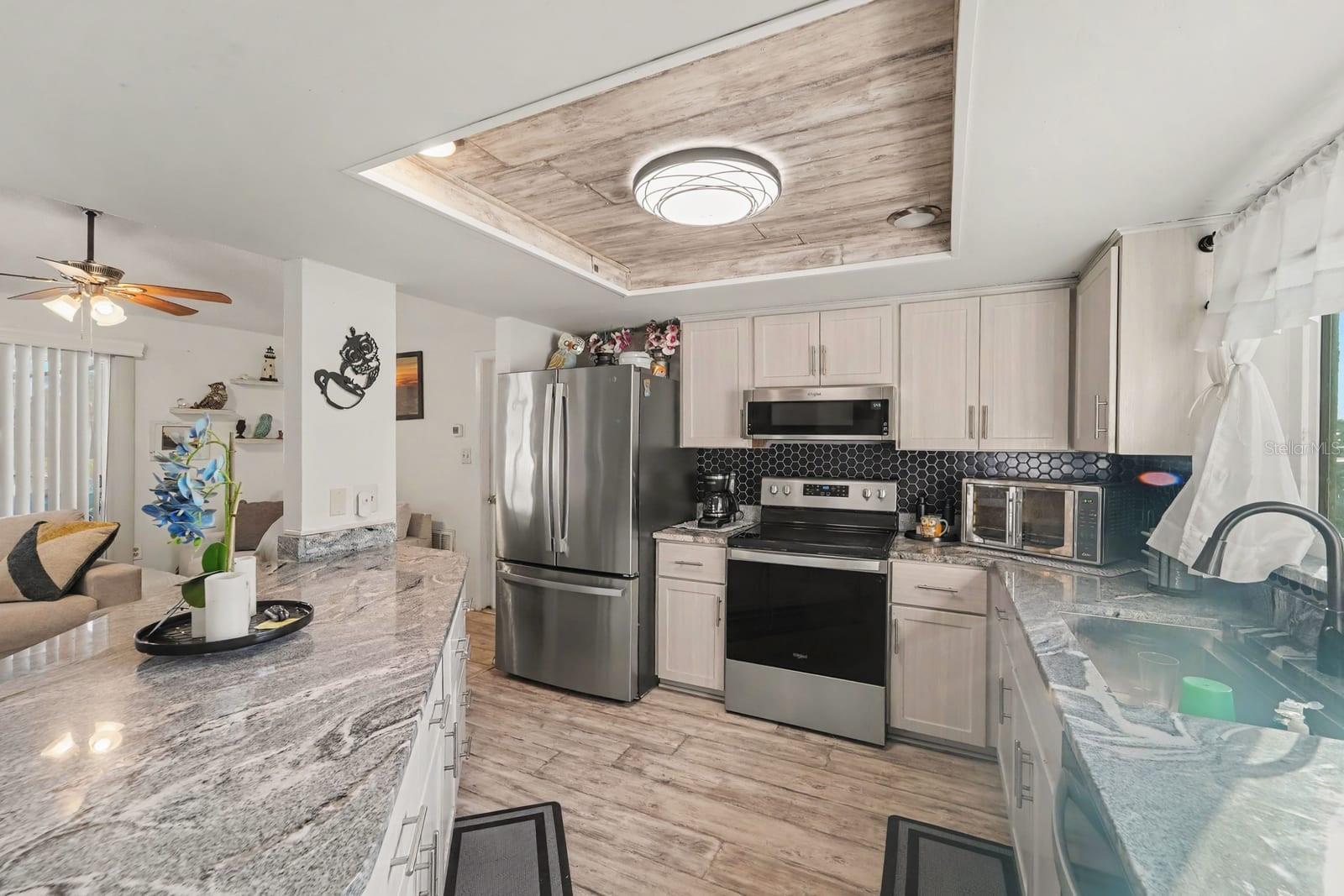 8431 REDFIELD DR — photo 5