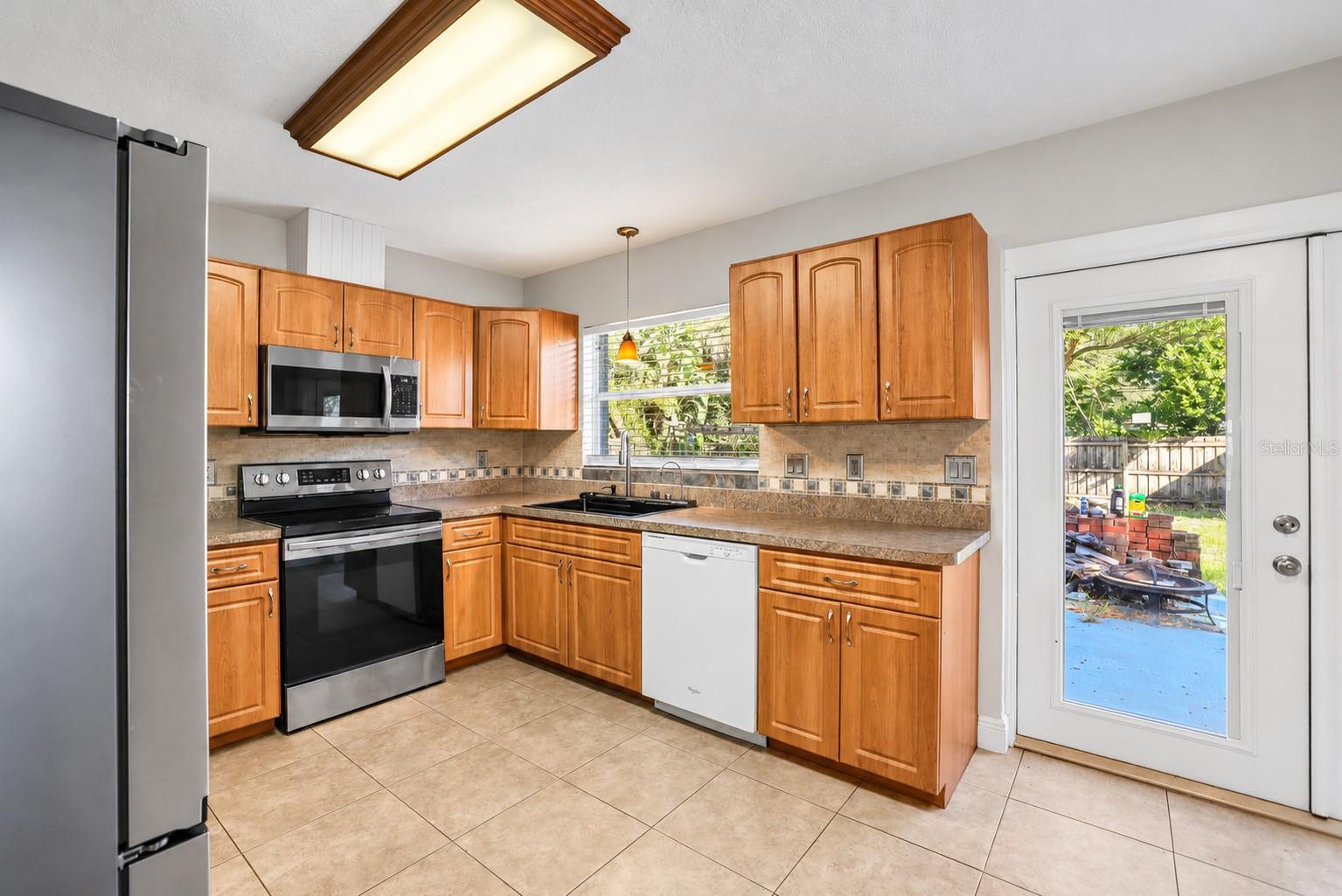 730 SAN CHRISTOPHER DR — photo 8