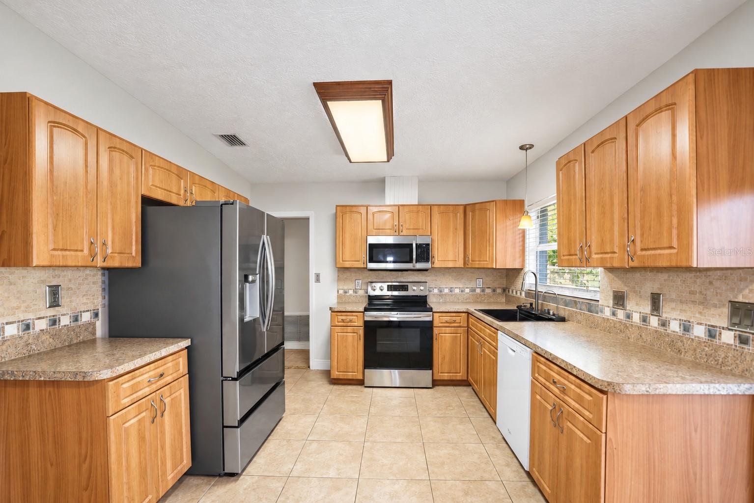 730 SAN CHRISTOPHER DR — photo 6